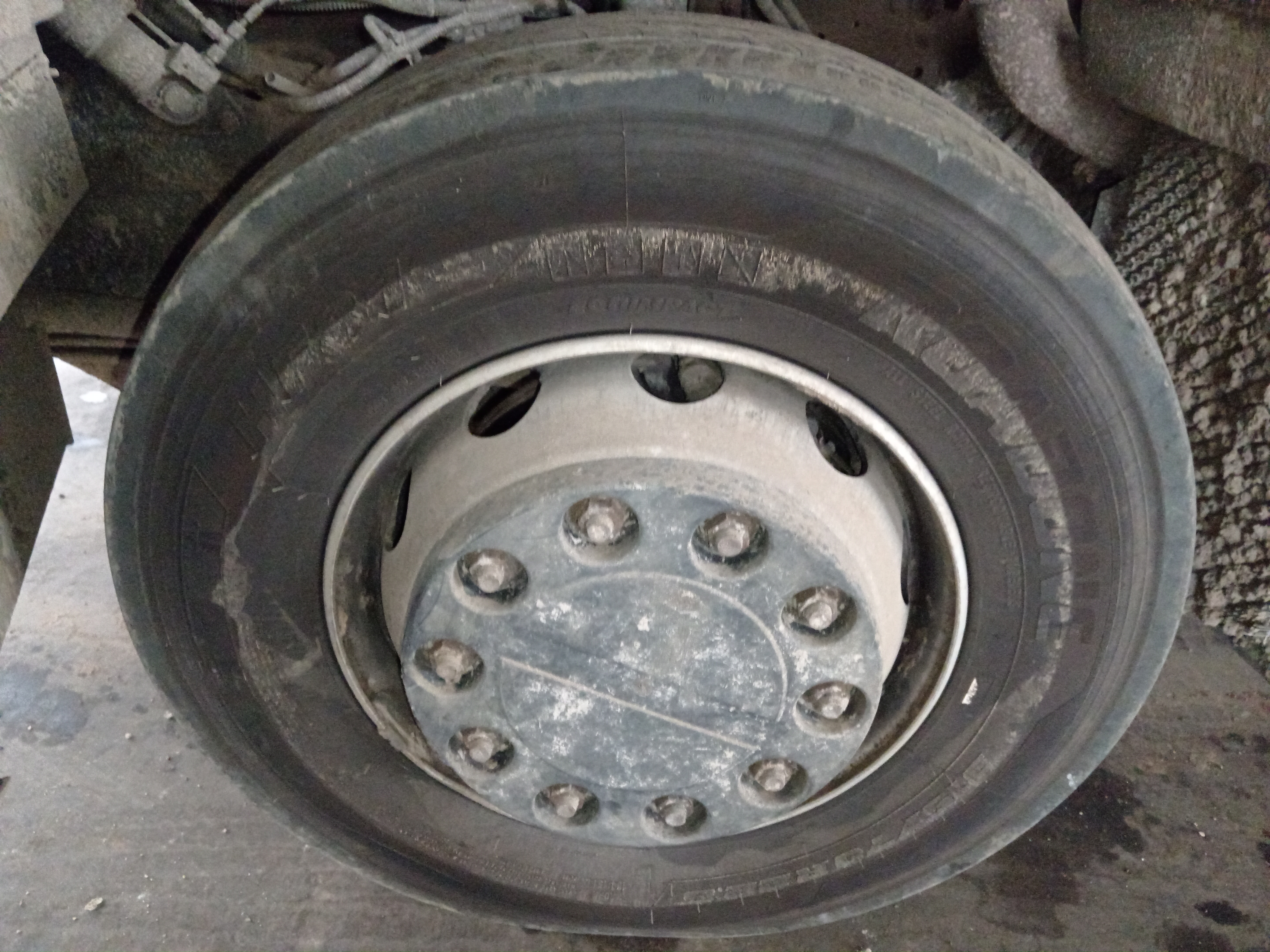 КамАЗ 5490 4x2 Седельный тягач 2017 г. - фото 9