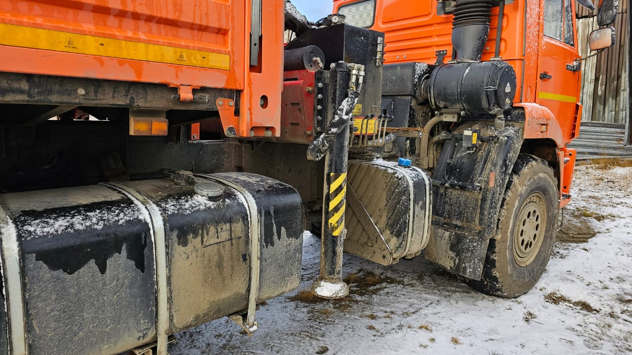 Кран центр "КАМАЗ" 659100 на шасси КамАЗ 43118 6x6 Бортовой с КМУ 2022 г. - фото 4