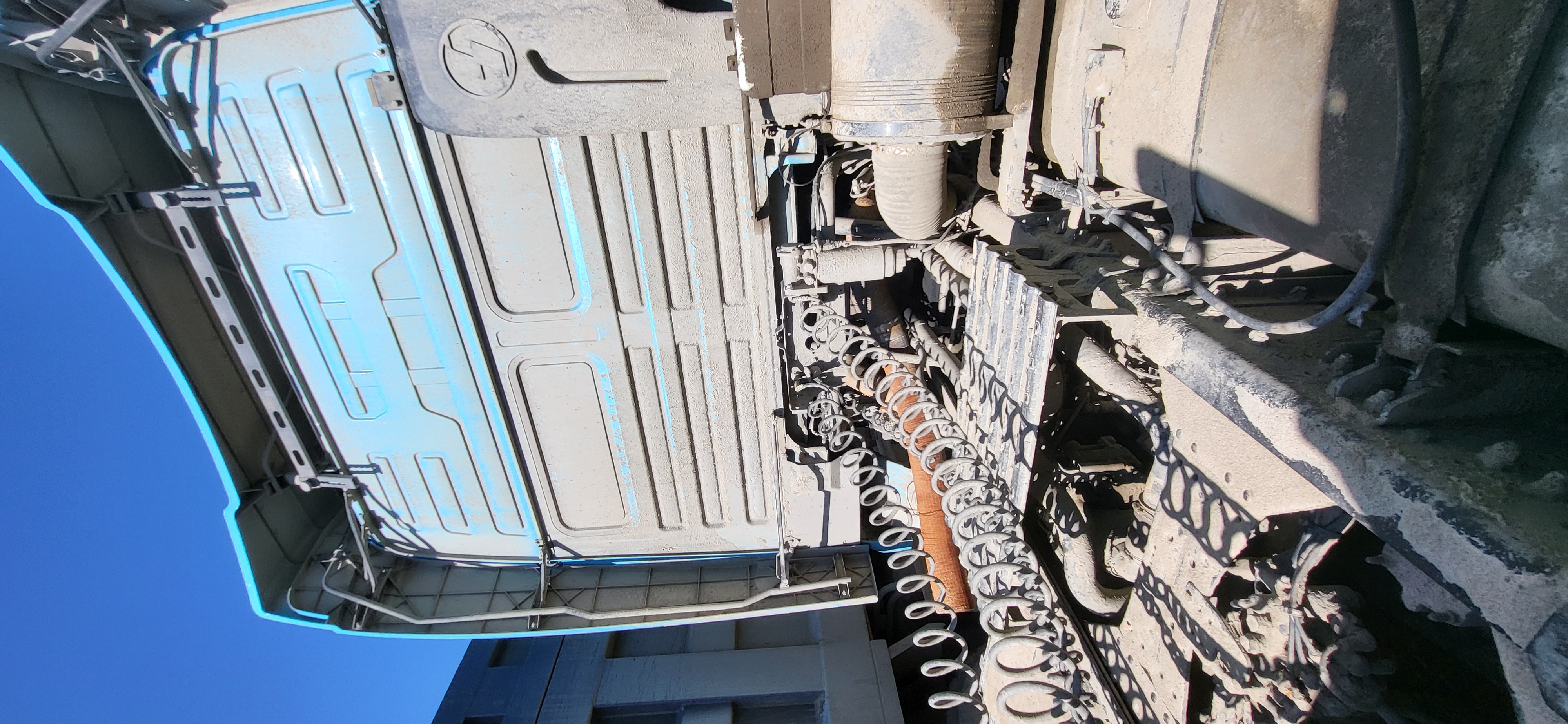 Shacman (Shaanxi) SX* 6x4 Седельный тягач 2022 г. - фото 5