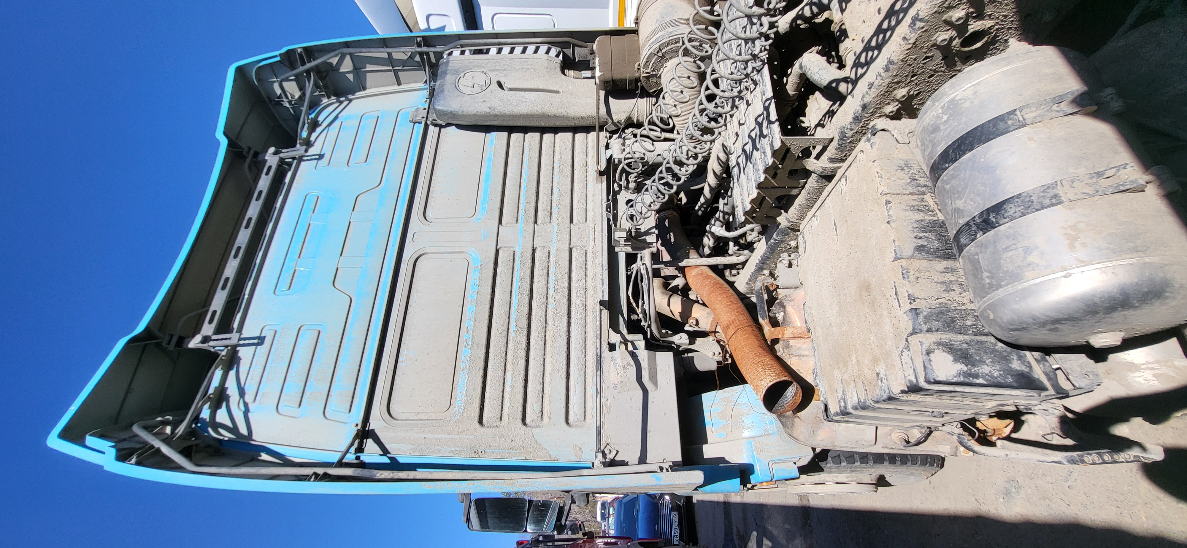 Shacman (Shaanxi) SX* 6x4 Седельный тягач 2022 г. - фото 6