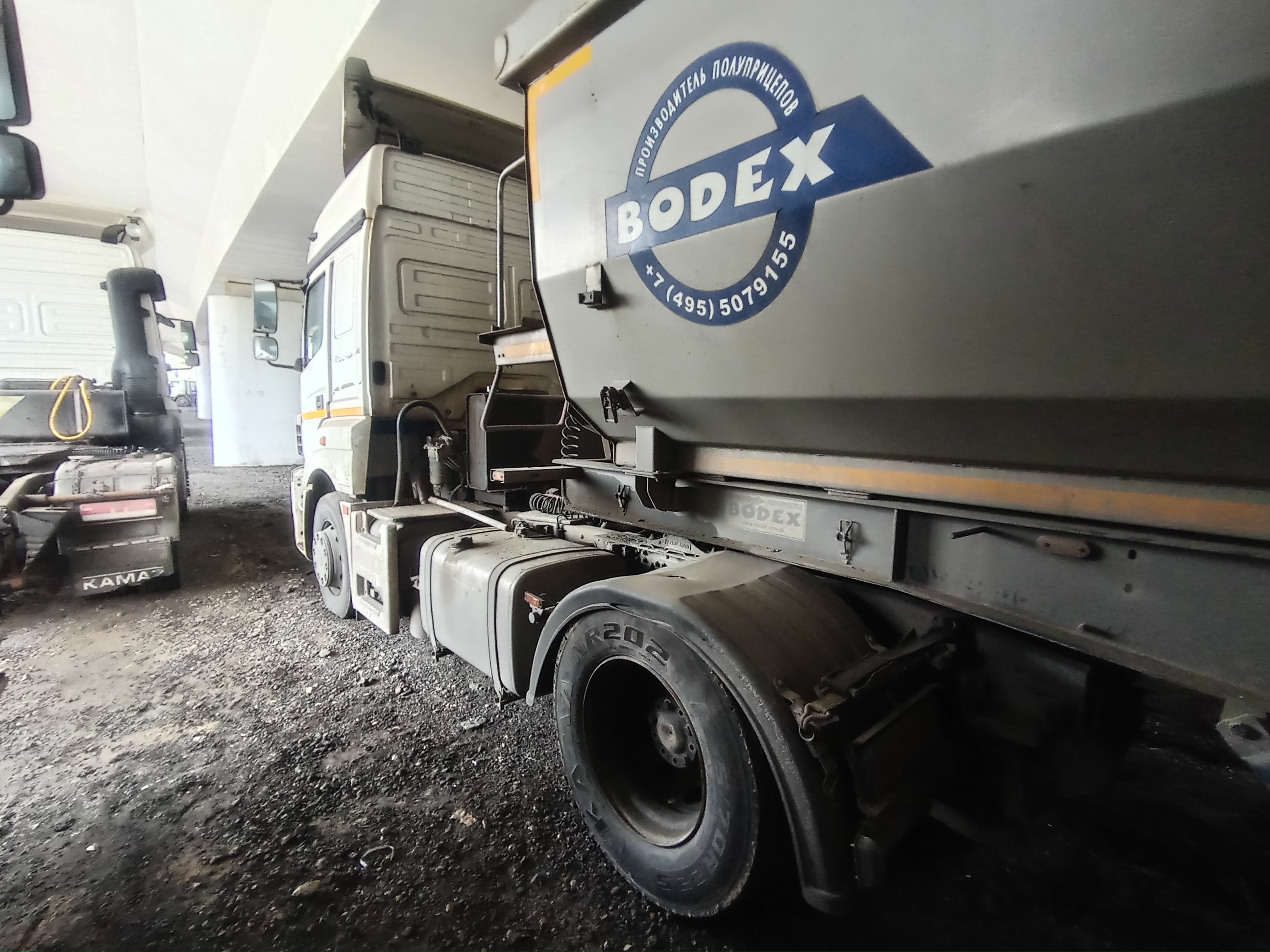 КамАЗ 5490 4x2 Седельный тягач 2017 г. - фото 5