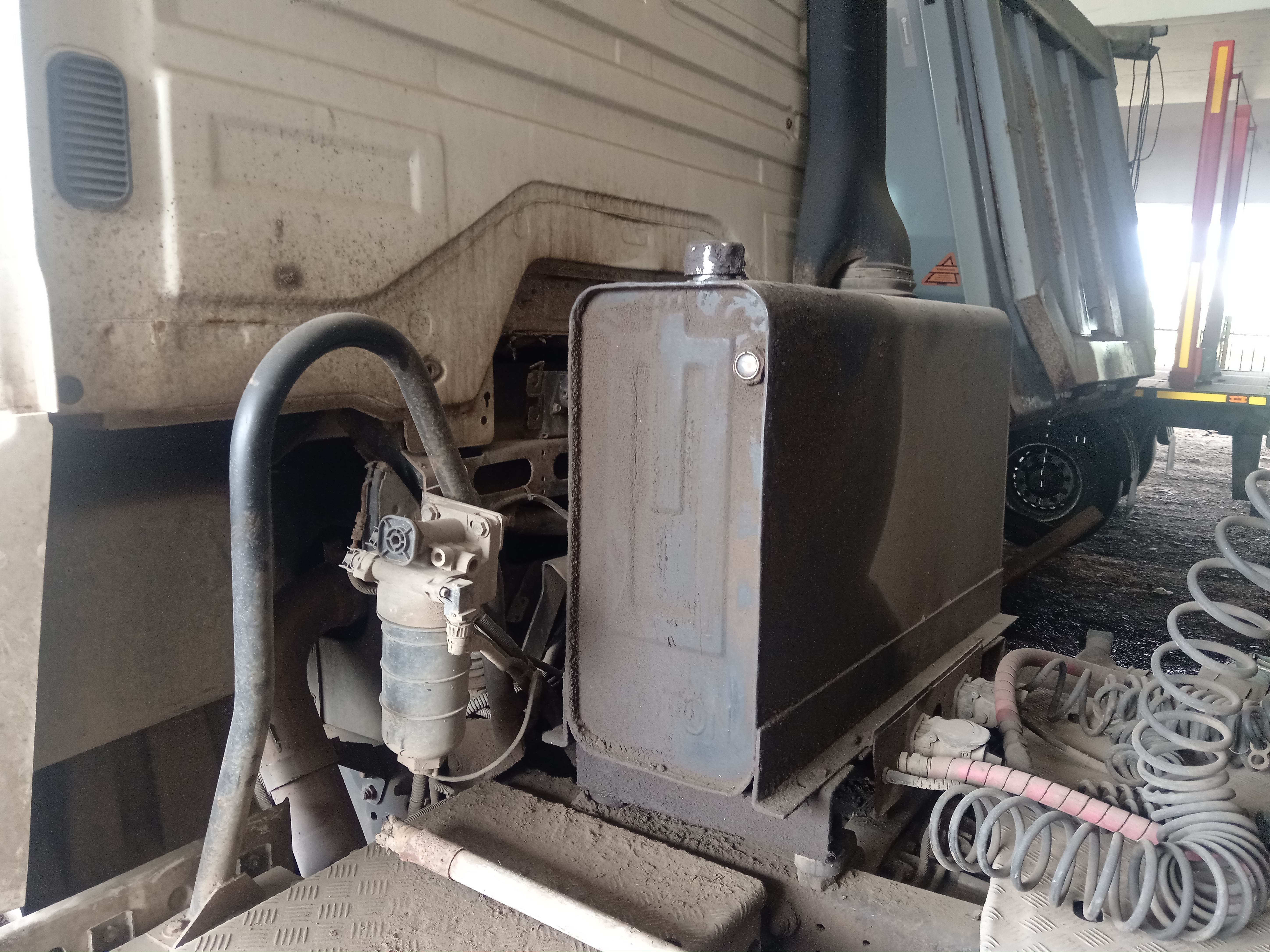 КамАЗ 5490 4x2 Седельный тягач 2017 г. - фото 6