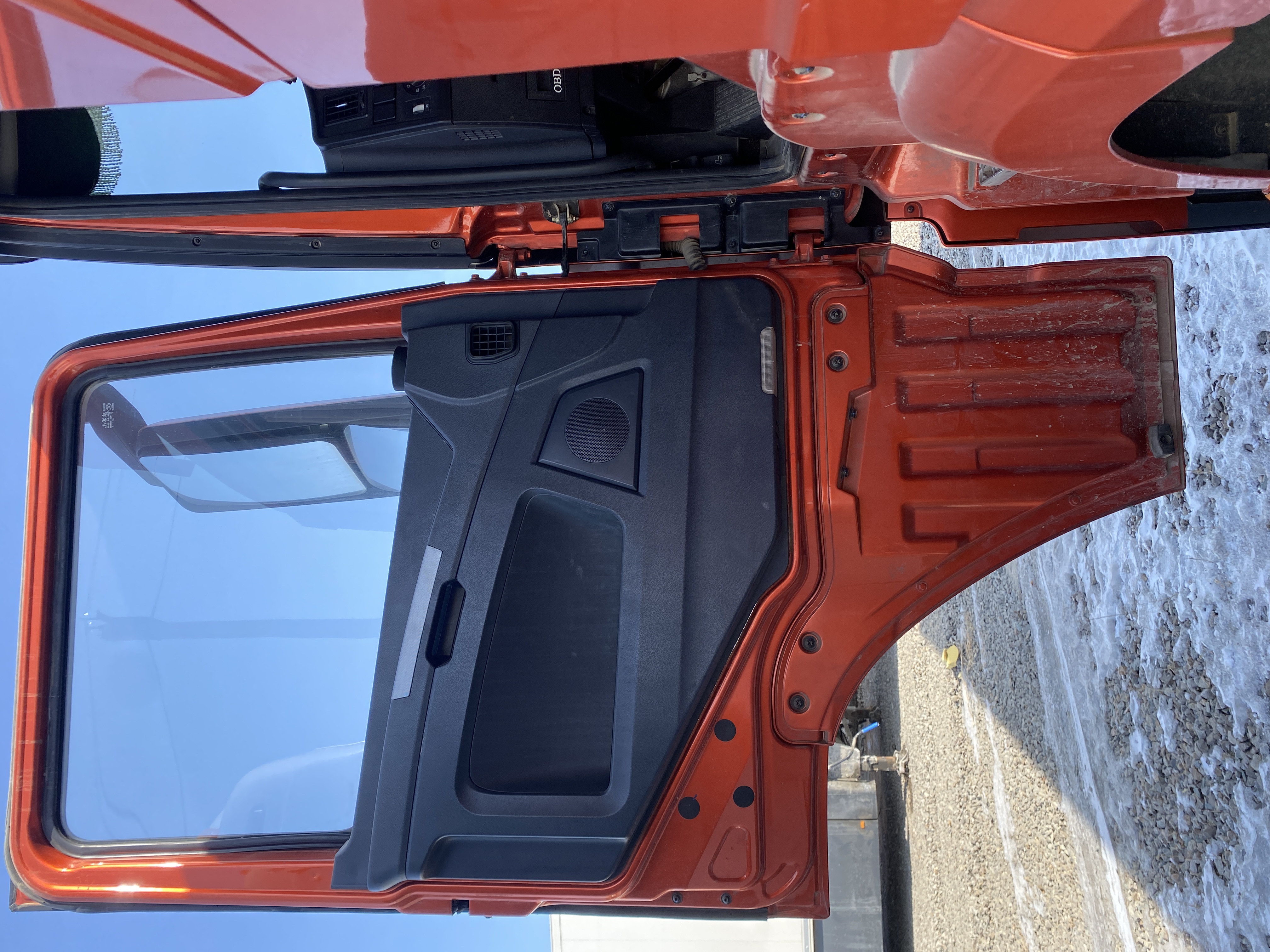 Shacman (Shaanxi) SX* 6x6 Седельный тягач 2022 г. - фото 6