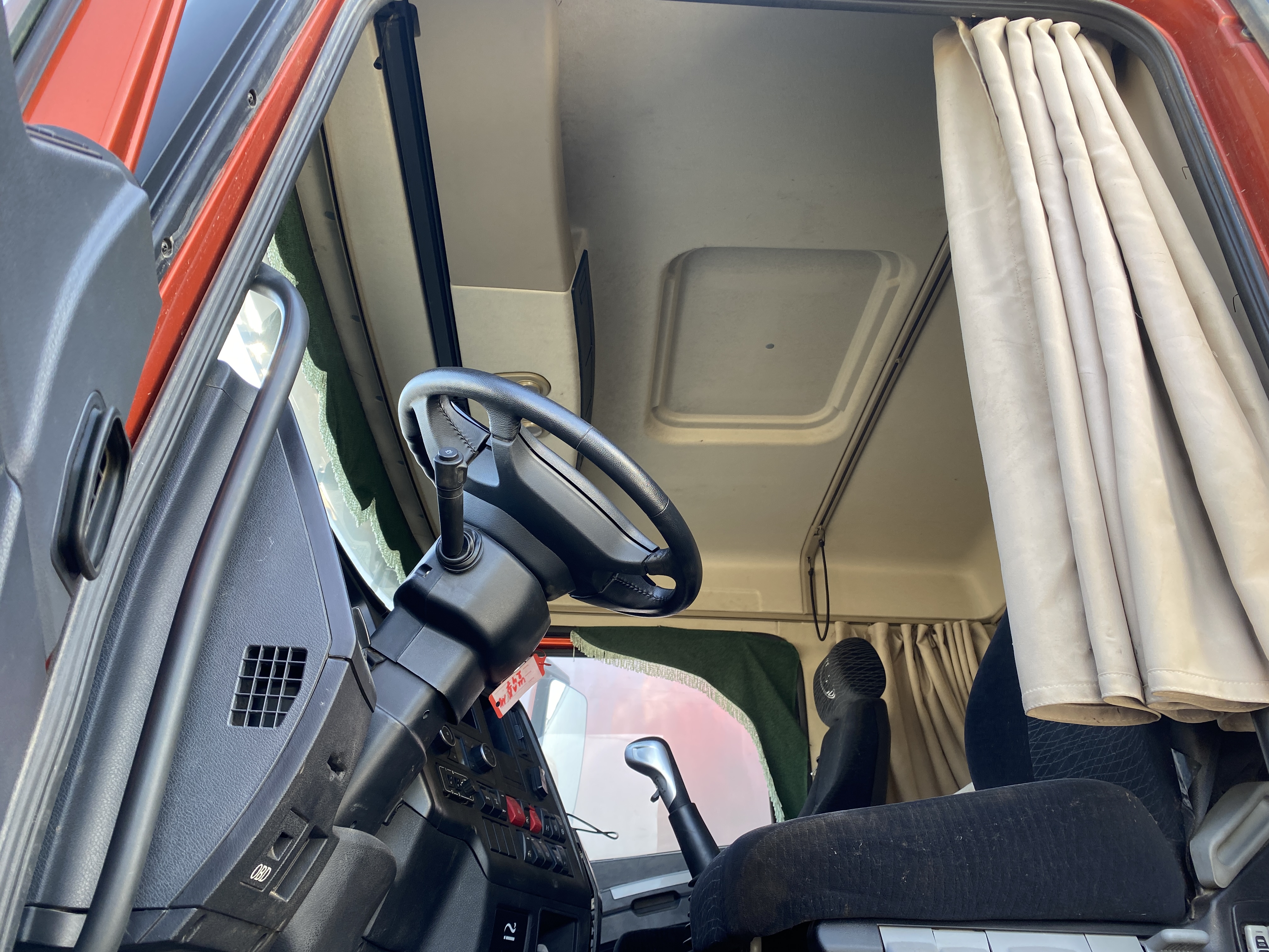 Shacman (Shaanxi) SX* 6x6 Седельный тягач 2022 г. - фото 7