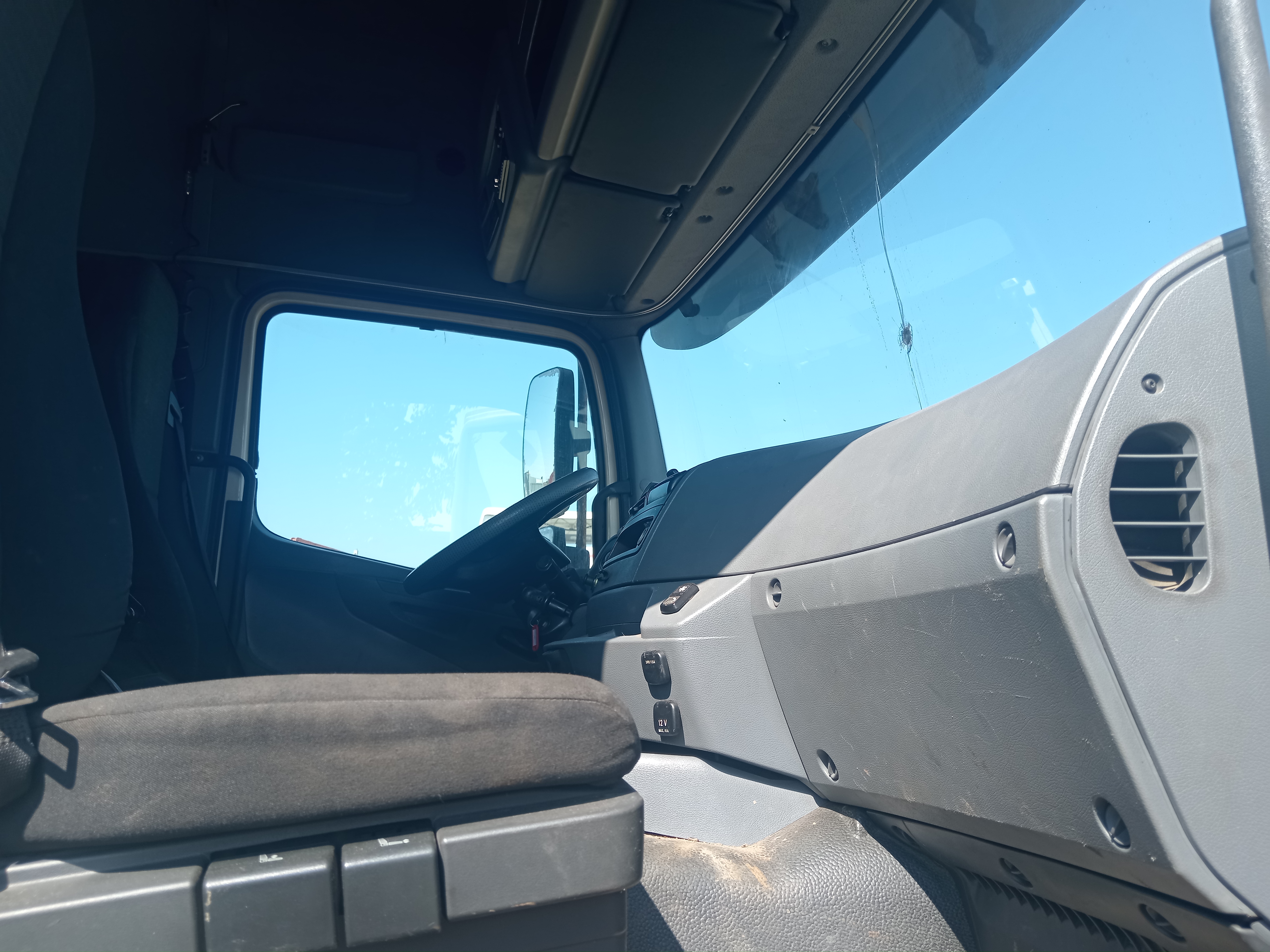 КамАЗ 5490 4x2 Седельный тягач 2017 г. - фото 14