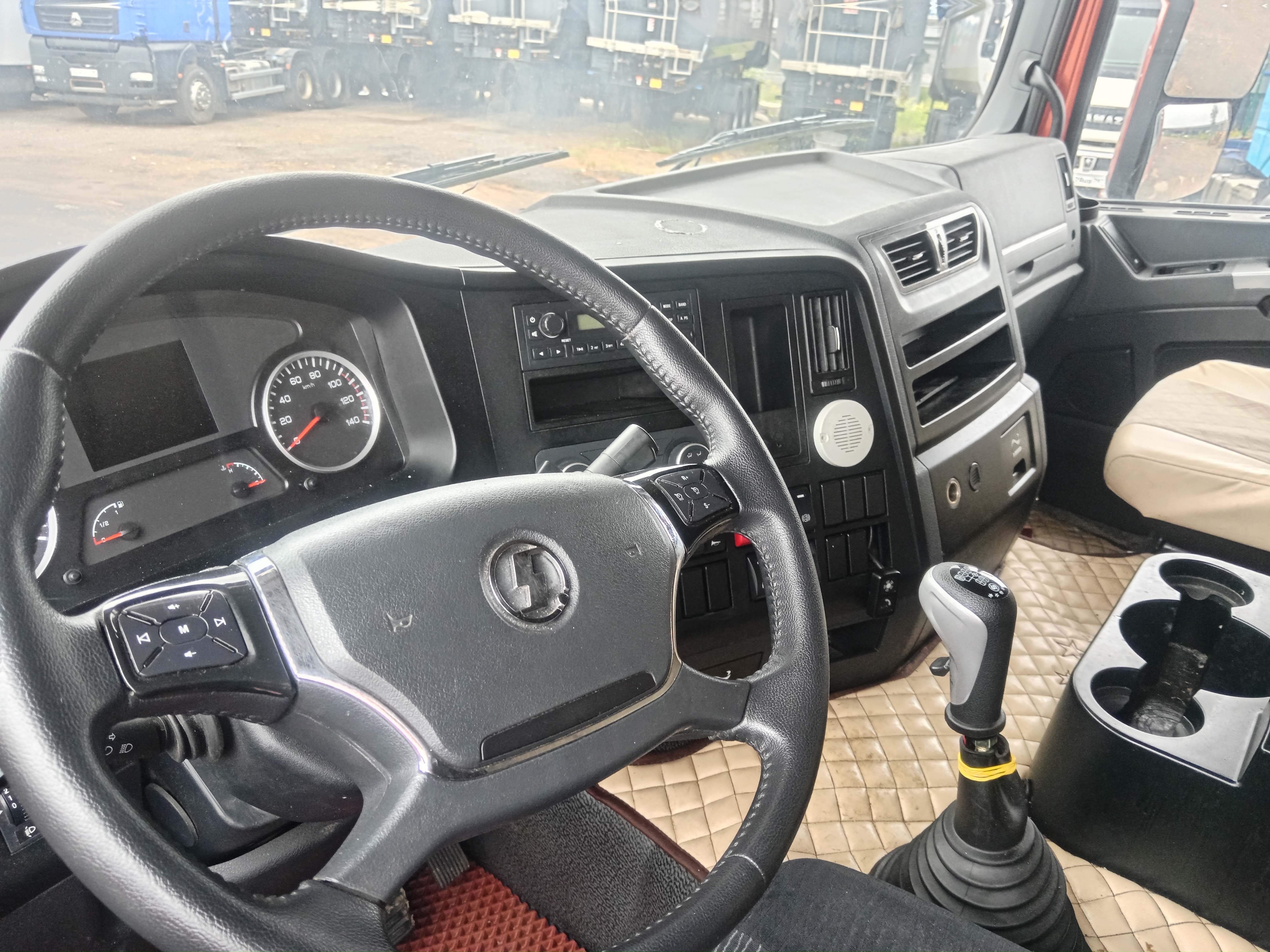 Shacman (Shaanxi) SX* 6x4 Седельный тягач 2022 г. - фото 2