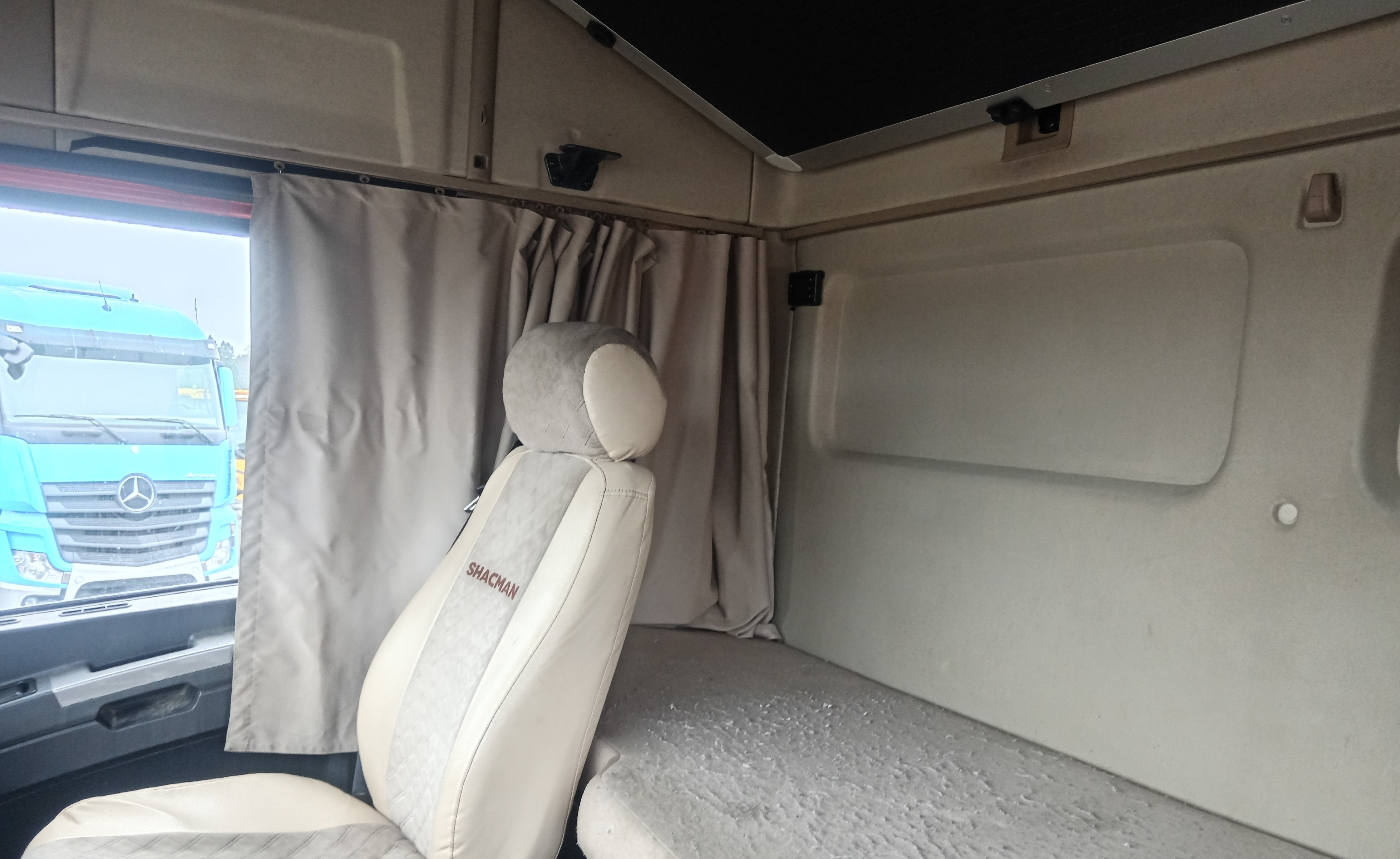 Shacman (Shaanxi) SX* 6x4 Седельный тягач 2022 г. - фото 15