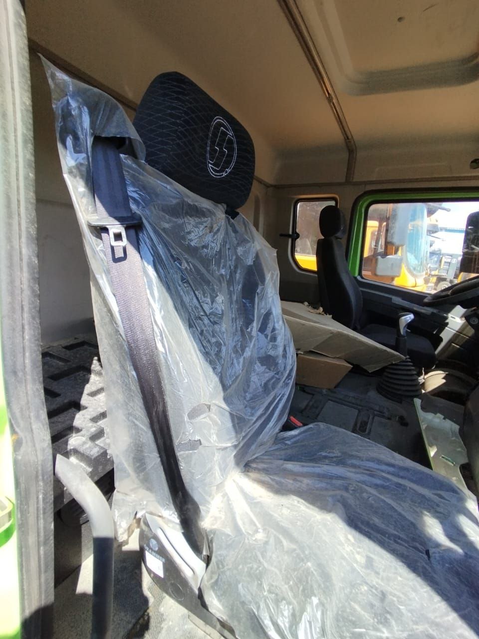 Shacman (Shaanxi) SX* 8x4 Самосвал 2022 г. - фото 9