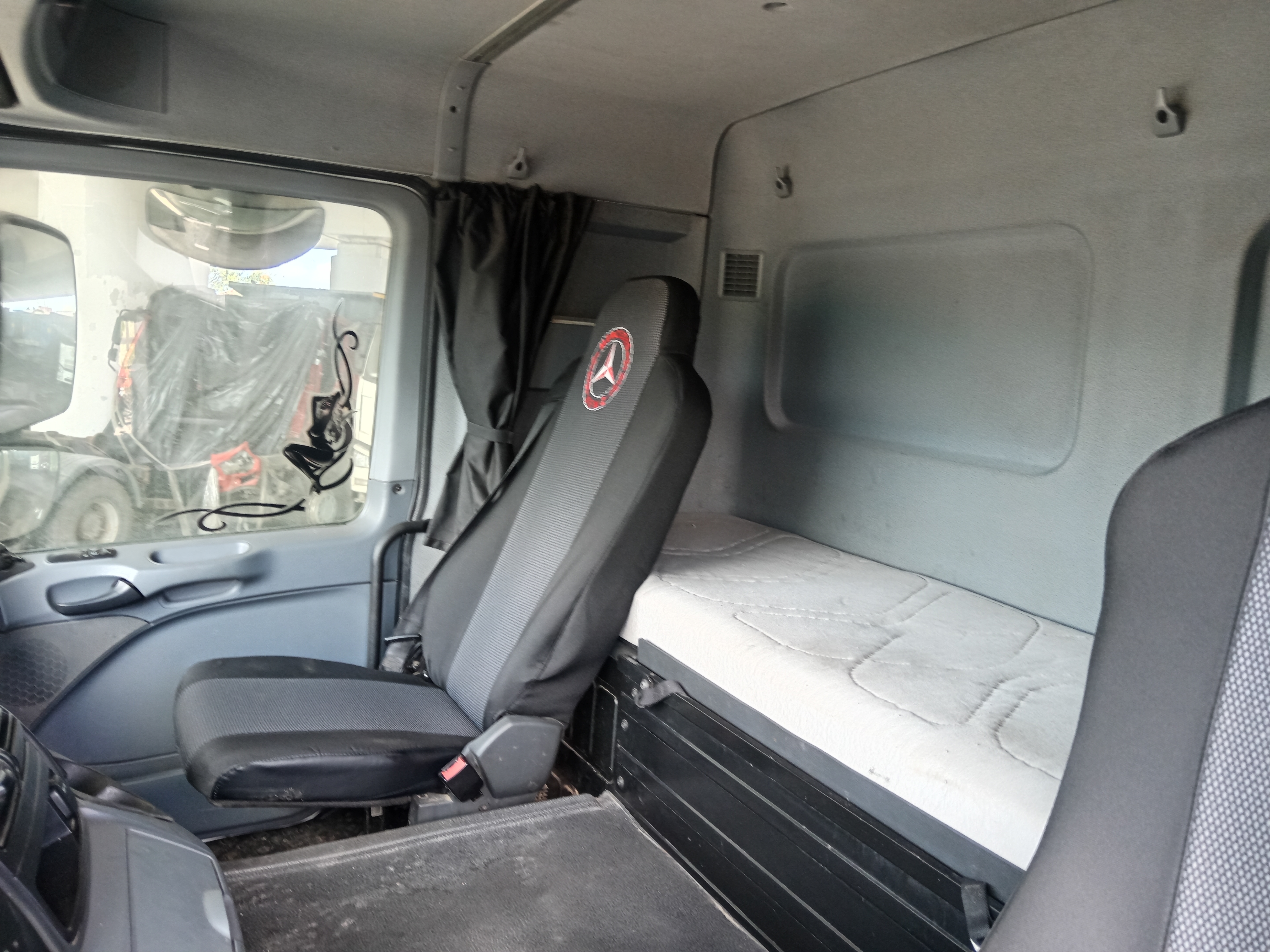 Mercedes-Benz Actros 6x4 Седельный тягач 2016 г. - фото 11