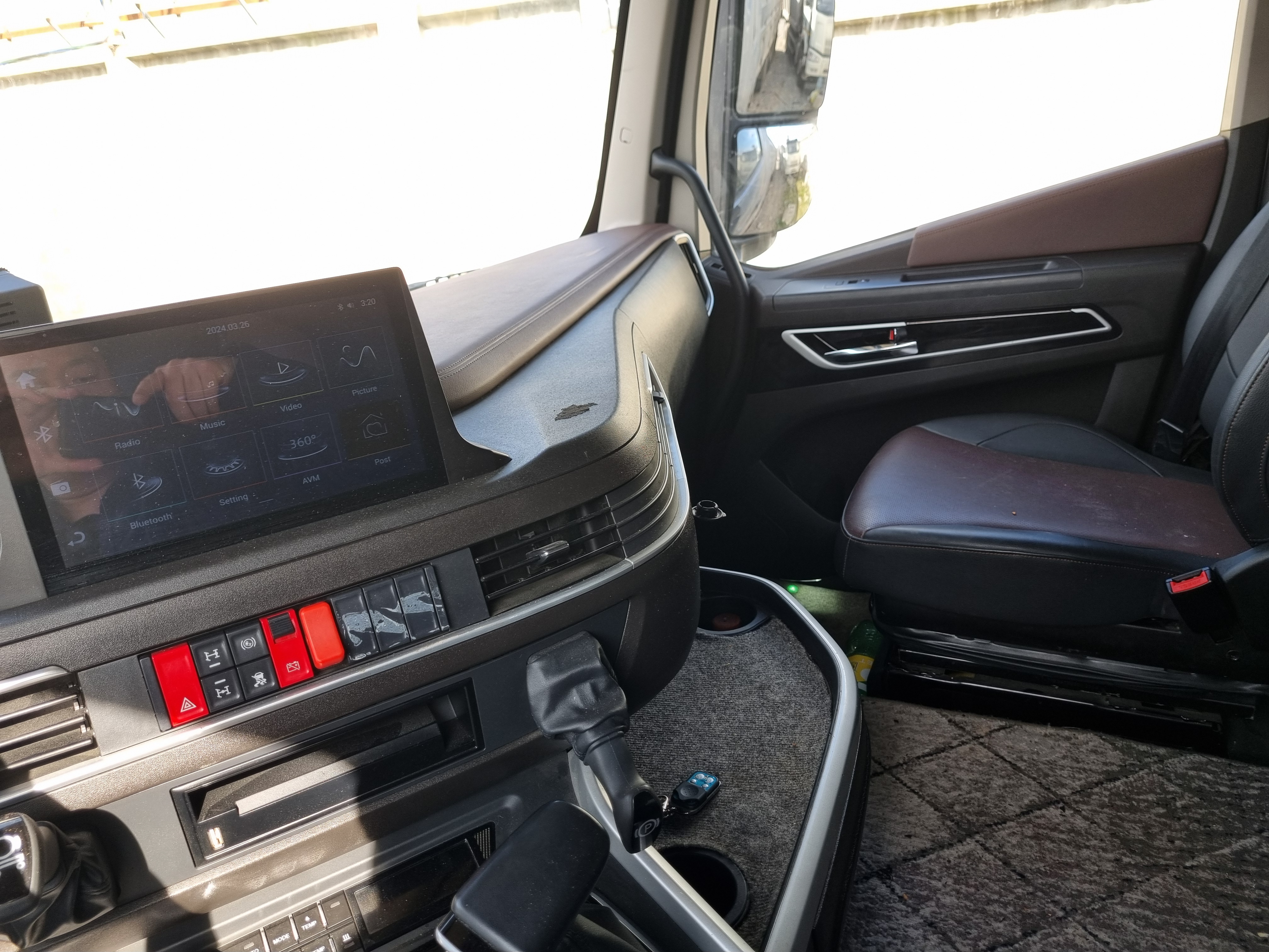 HONGYAN CQ* 4x2 Седельный тягач 2023 г. - фото 13