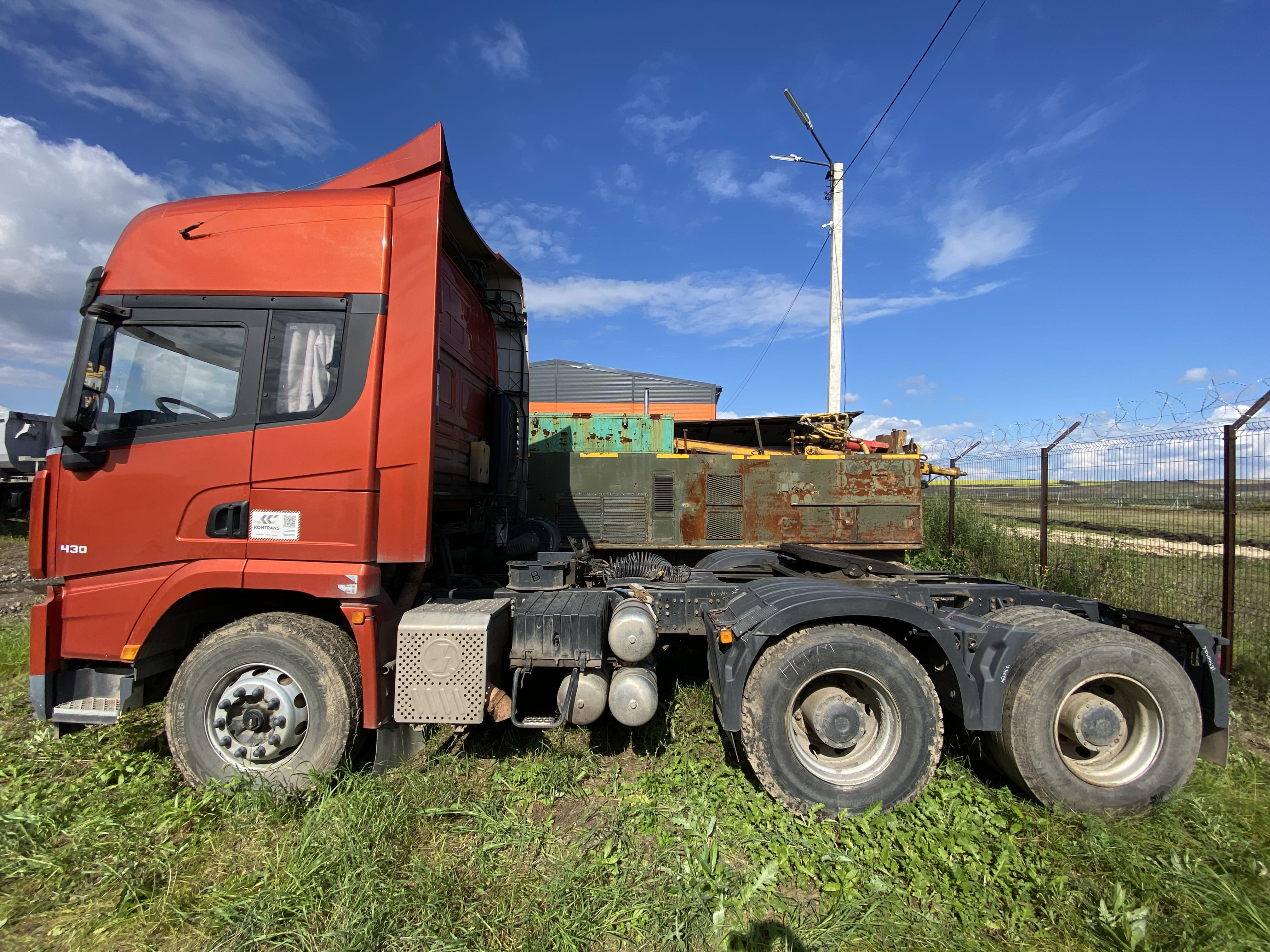 Shacman (Shaanxi) SX* 6x4 Седельный тягач 2022 г. - фото 4