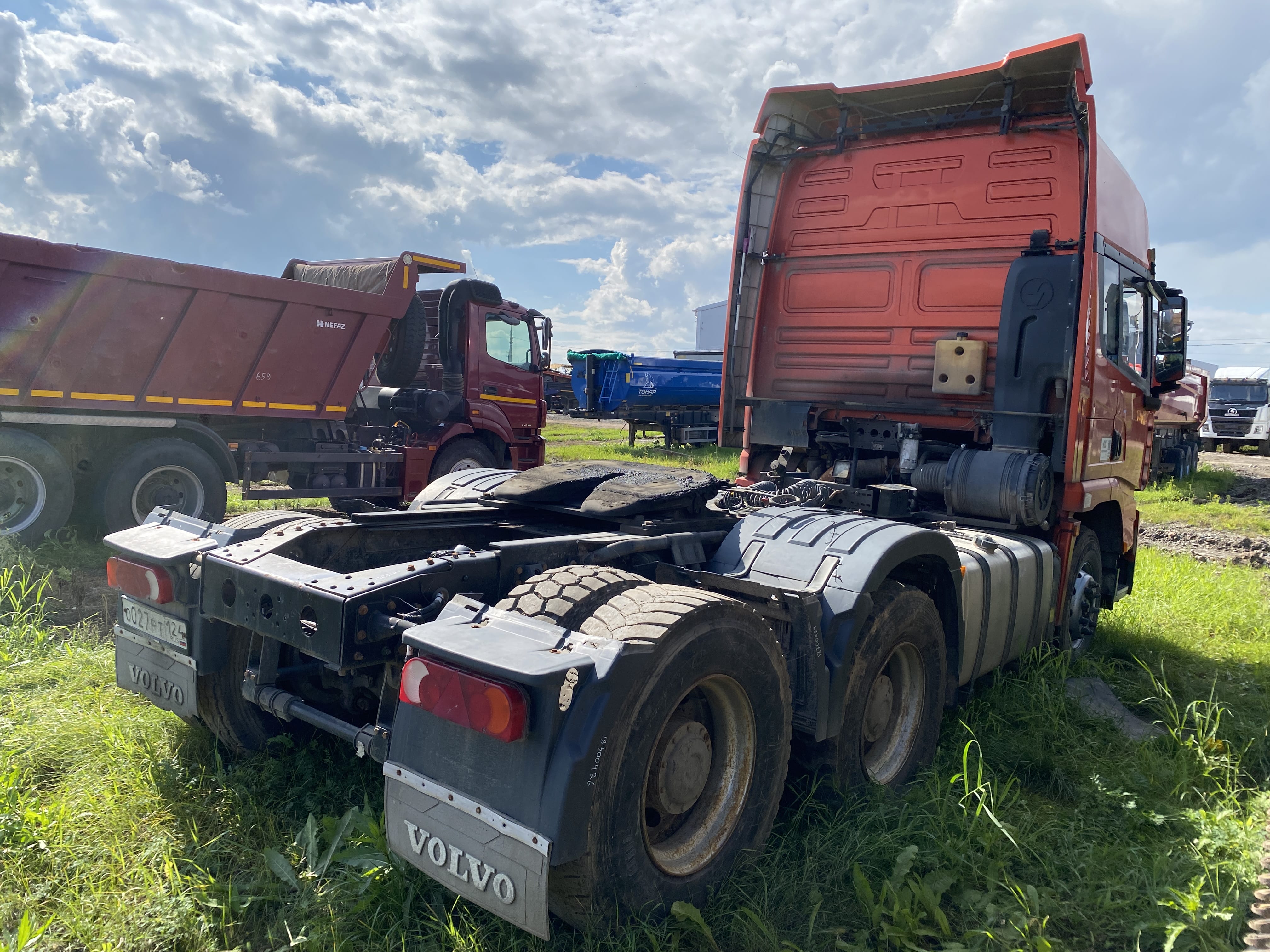 Shacman (Shaanxi) SX* 6x4 Седельный тягач 2022 г. - фото 5