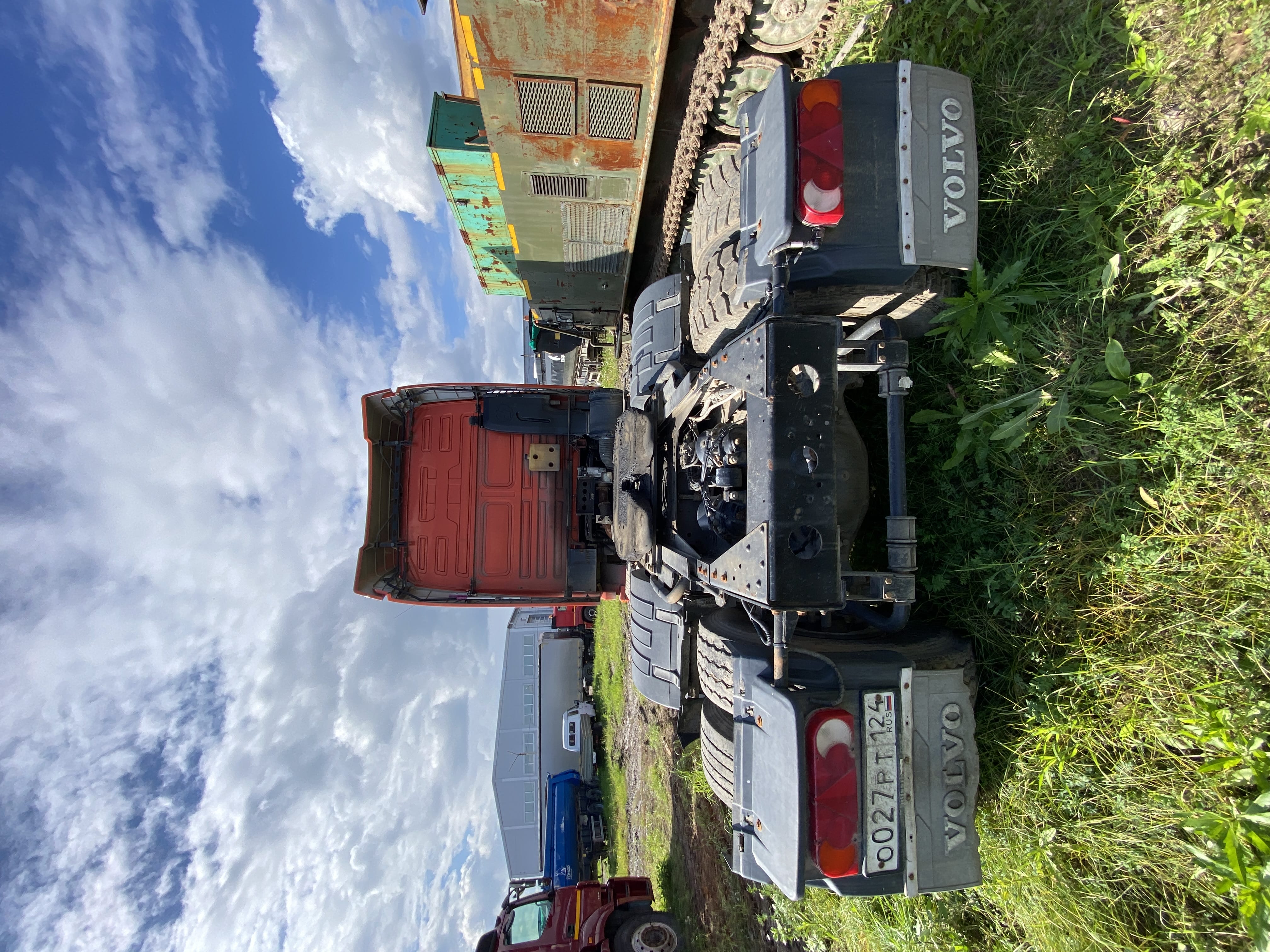 Shacman (Shaanxi) SX* 6x4 Седельный тягач 2022 г. - фото 7