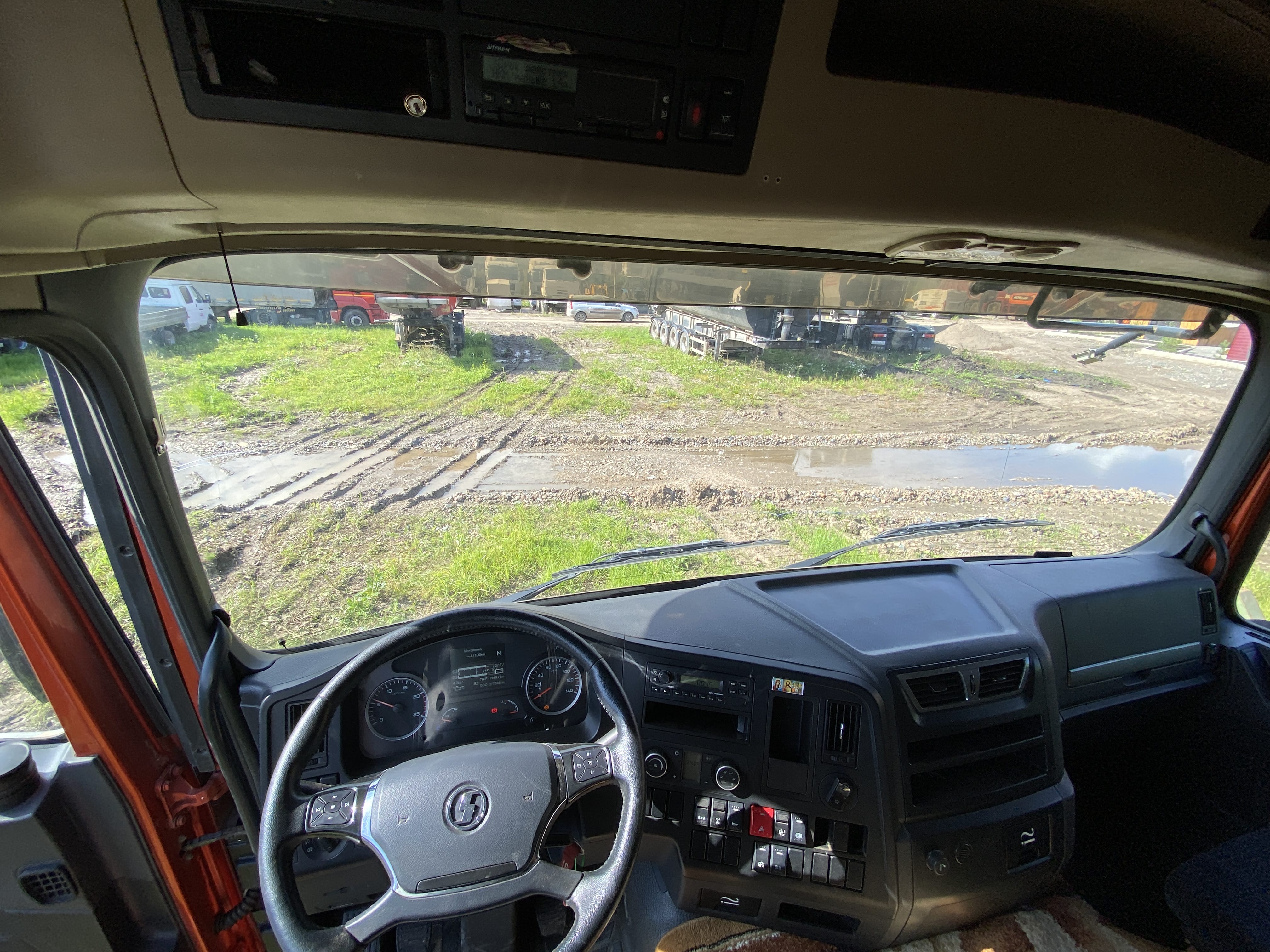 Shacman (Shaanxi) SX* 6x4 Седельный тягач 2022 г. - фото 11