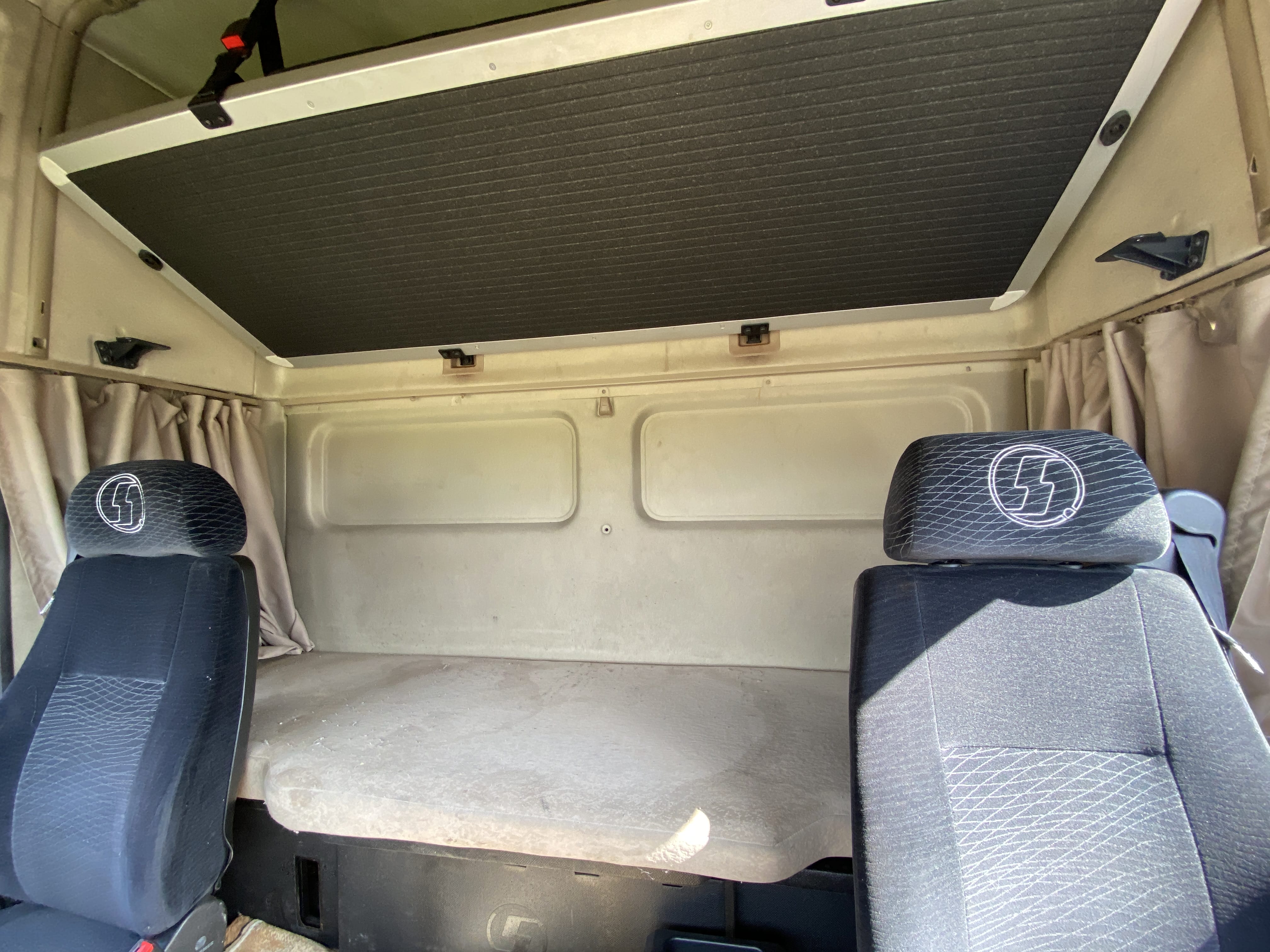 Shacman (Shaanxi) SX* 6x4 Седельный тягач 2022 г. - фото 12