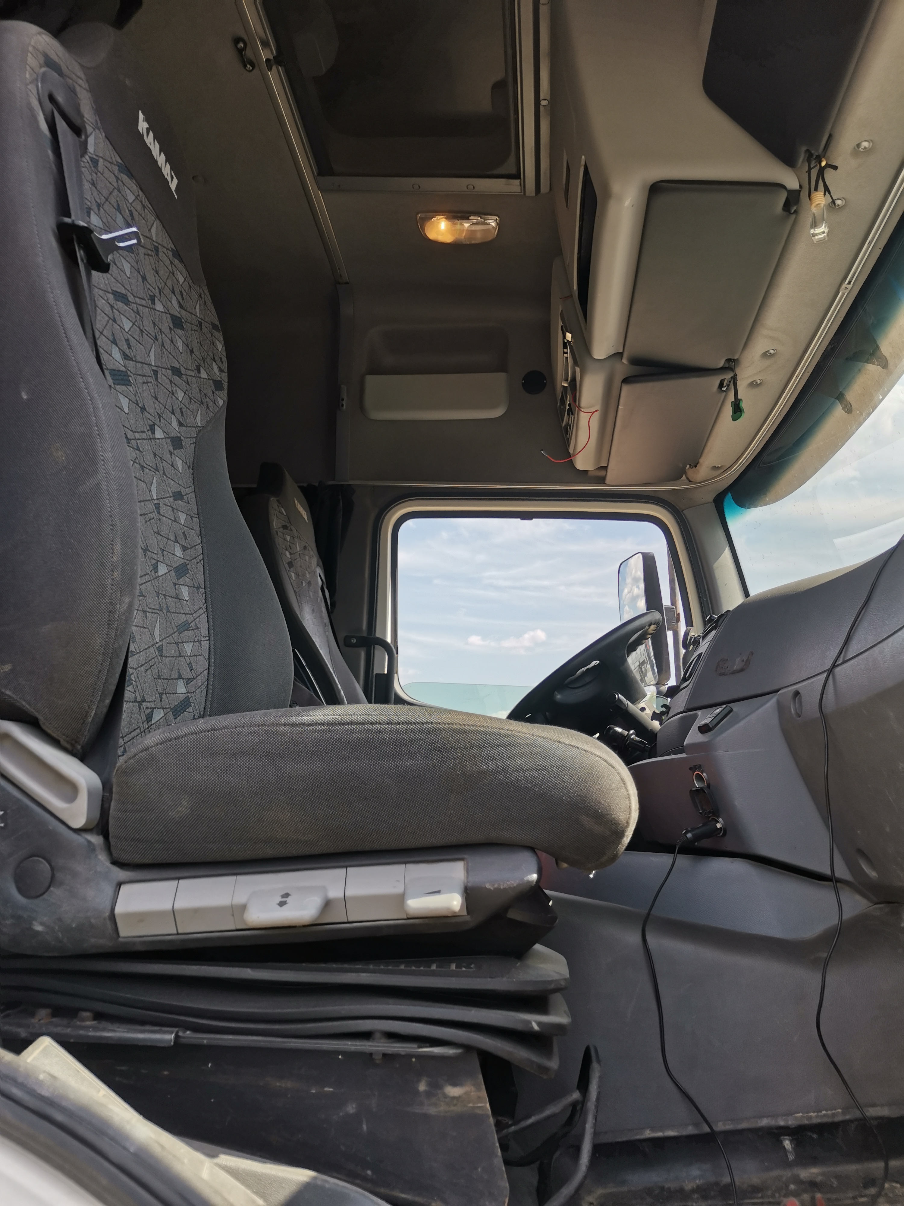 КамАЗ 5490 4x2 Седельный тягач 2020 г. - фото 14