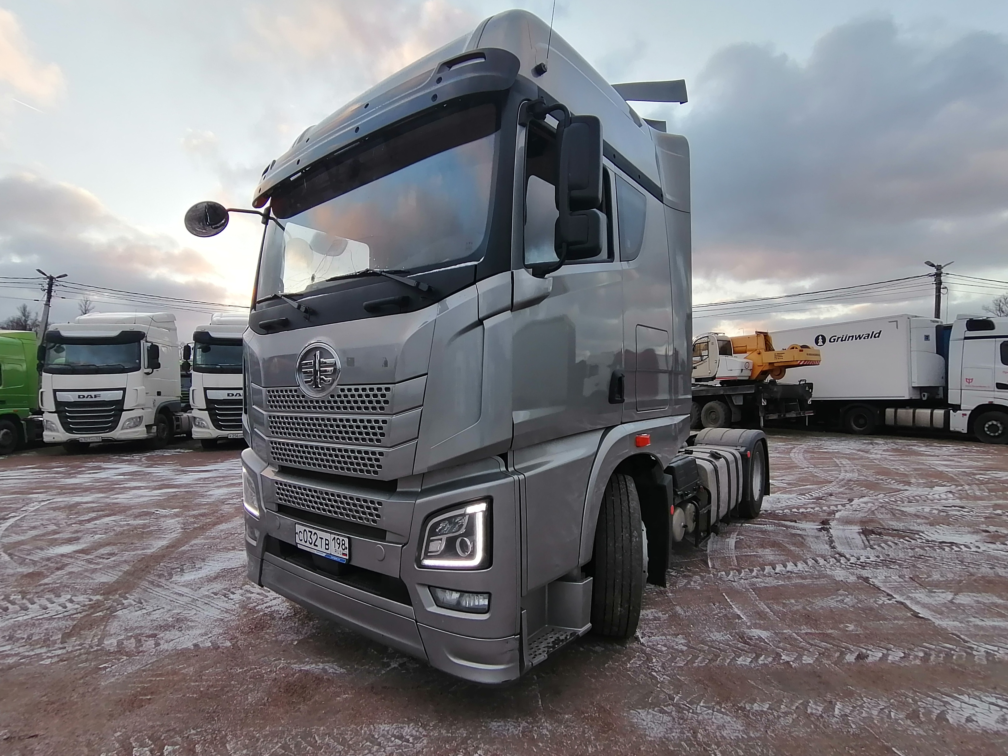 FAW JH6 4x2 Седельный тягач 2023 г. - фото 3