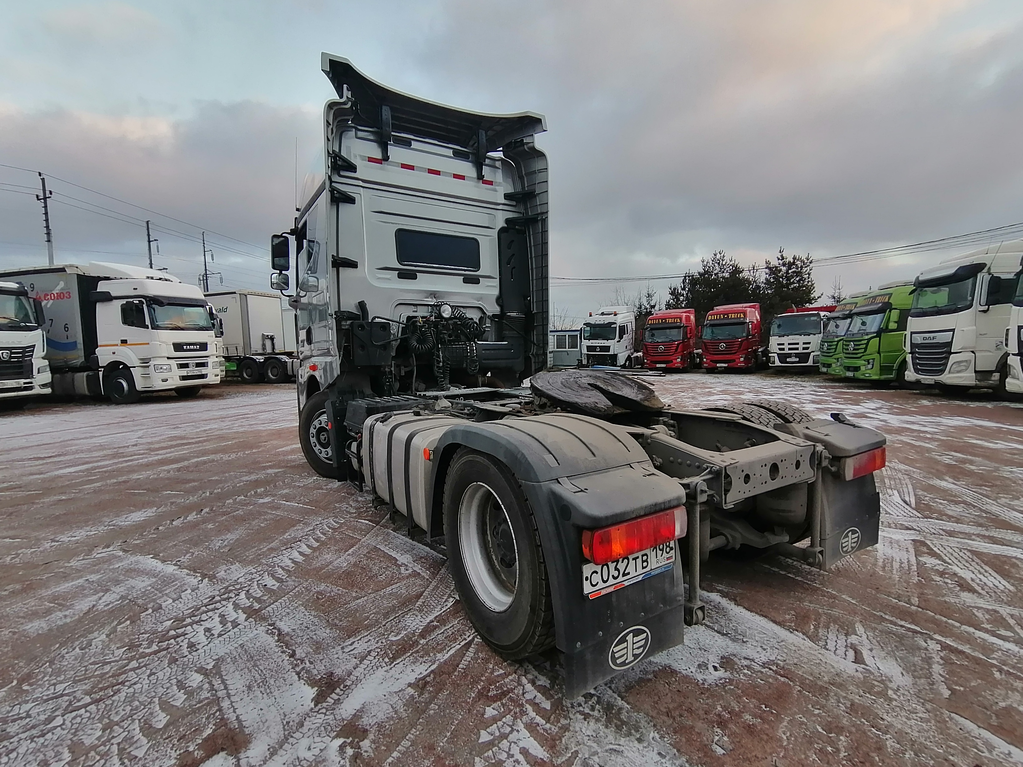 FAW JH6 4x2 Седельный тягач 2023 г. - фото 6