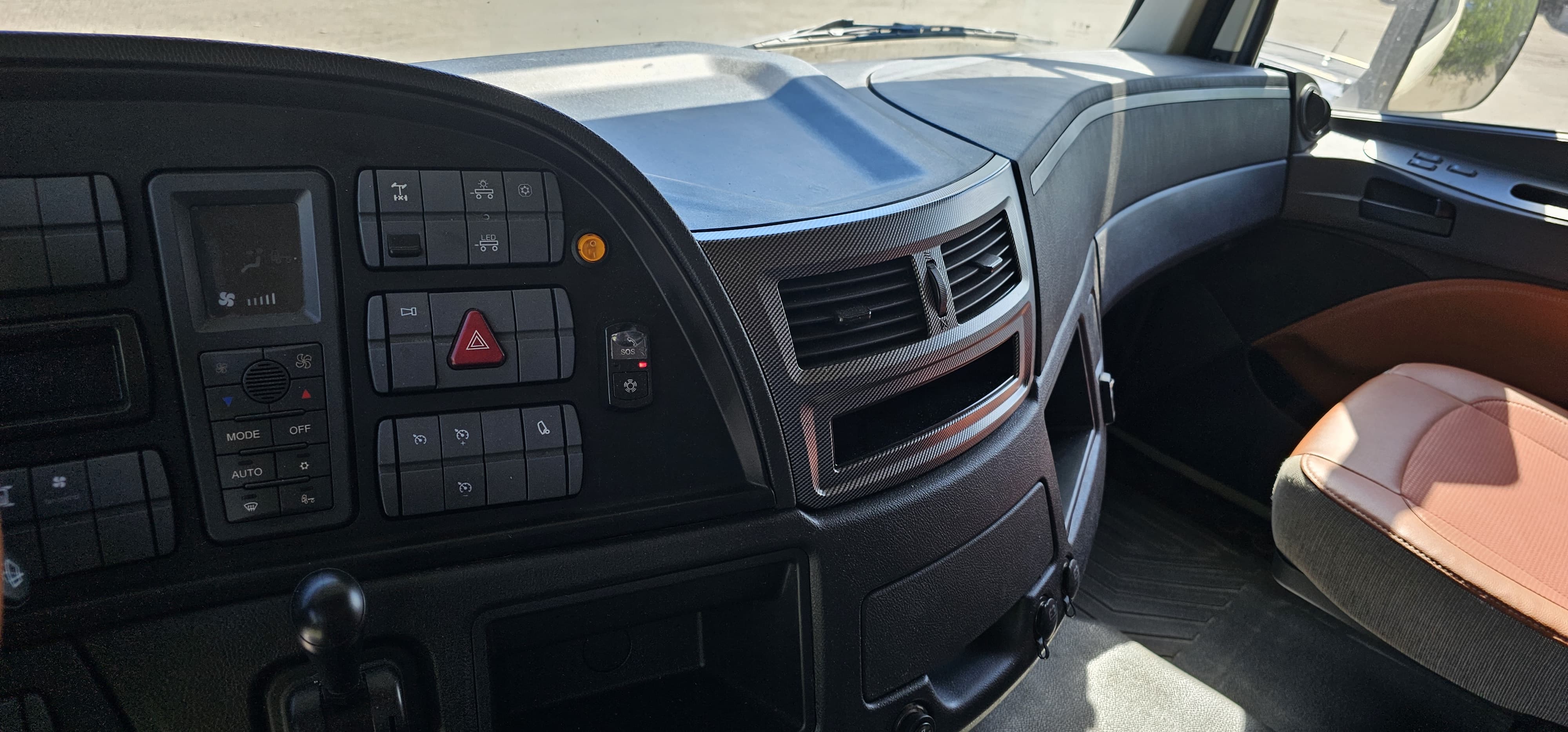 Foton AUMAN 4x2 Седельный тягач 2023 г. - фото 2