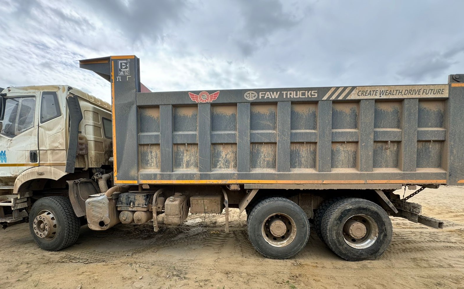 FAW J6 6x4 Самосвал 2022 г. - фото 4