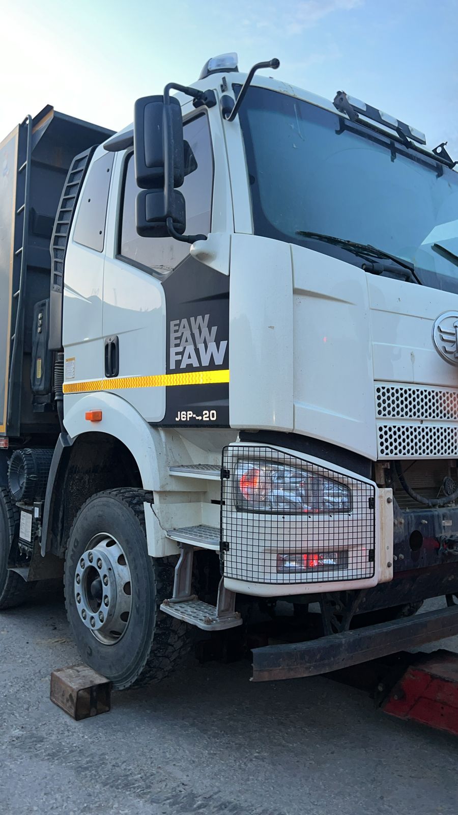 FAW J6 8x4 Самосвал 2023 г. - фото 3