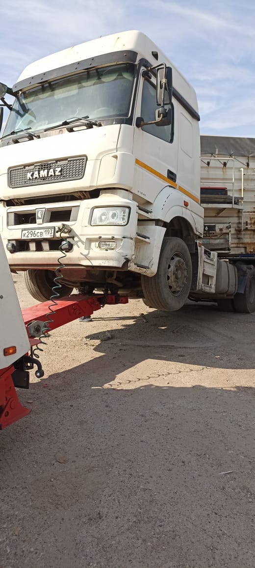 КамАЗ 5490 4x2 Седельный тягач 2018 г. - фото 4