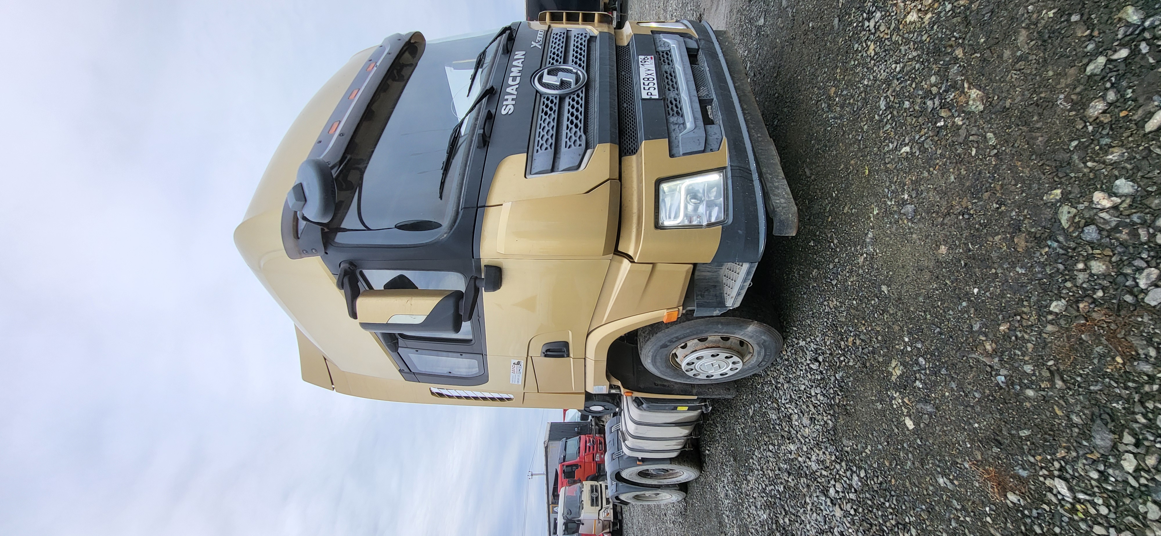 Shacman (Shaanxi) SX* 6x4 Седельный тягач 2022 г. - фото 2