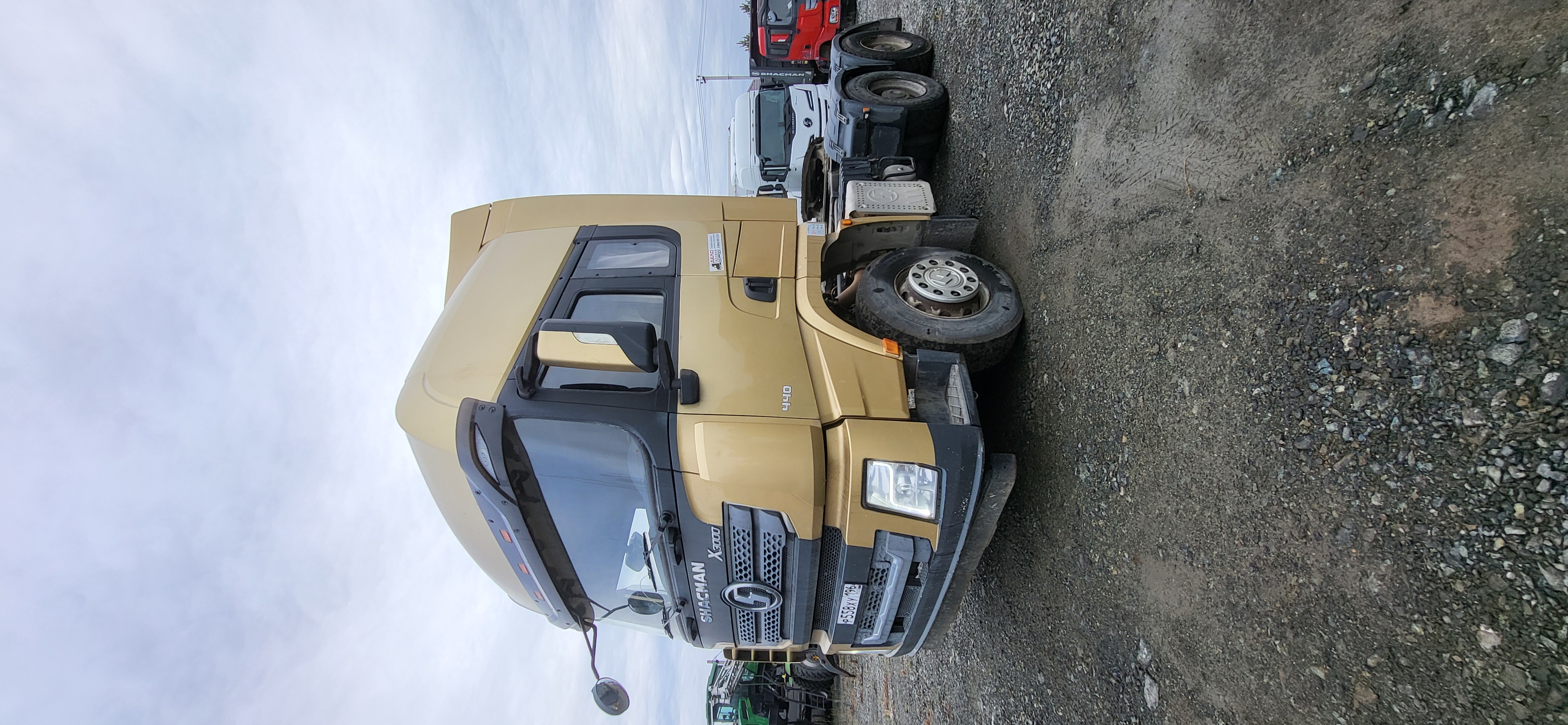 Shacman (Shaanxi) SX* 6x4 Седельный тягач 2022 г. - фото 3