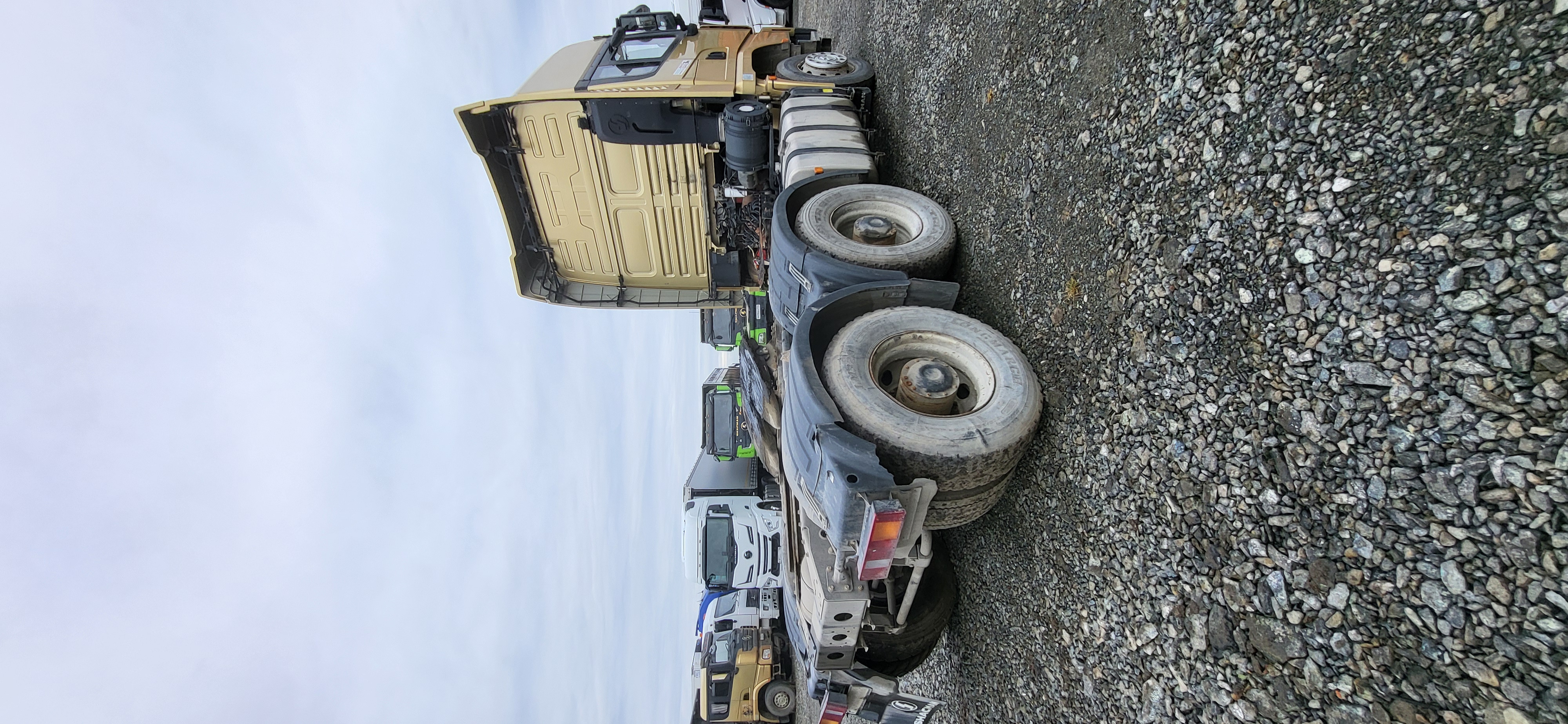 Shacman (Shaanxi) SX* 6x4 Седельный тягач 2022 г. - фото 6