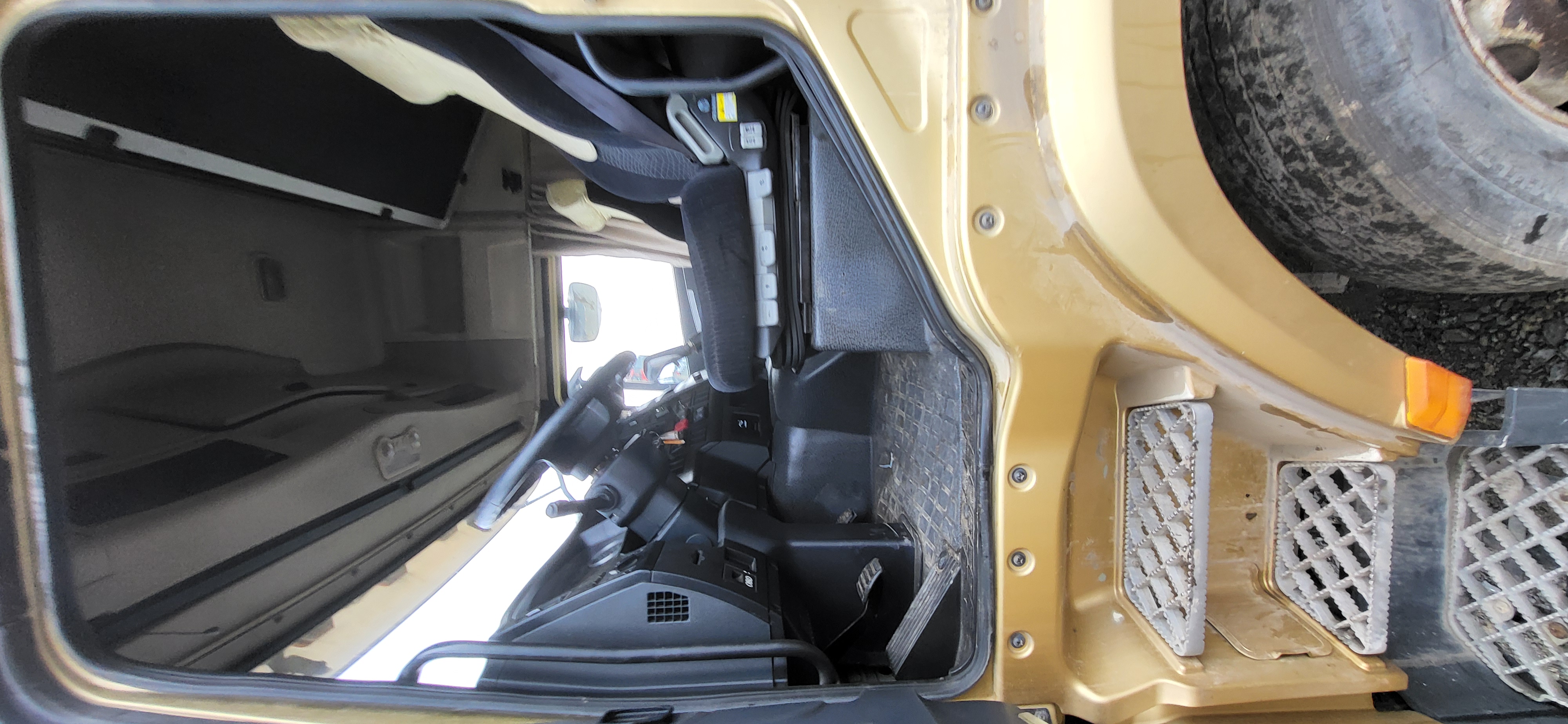 Shacman (Shaanxi) SX* 6x4 Седельный тягач 2022 г. - фото 9