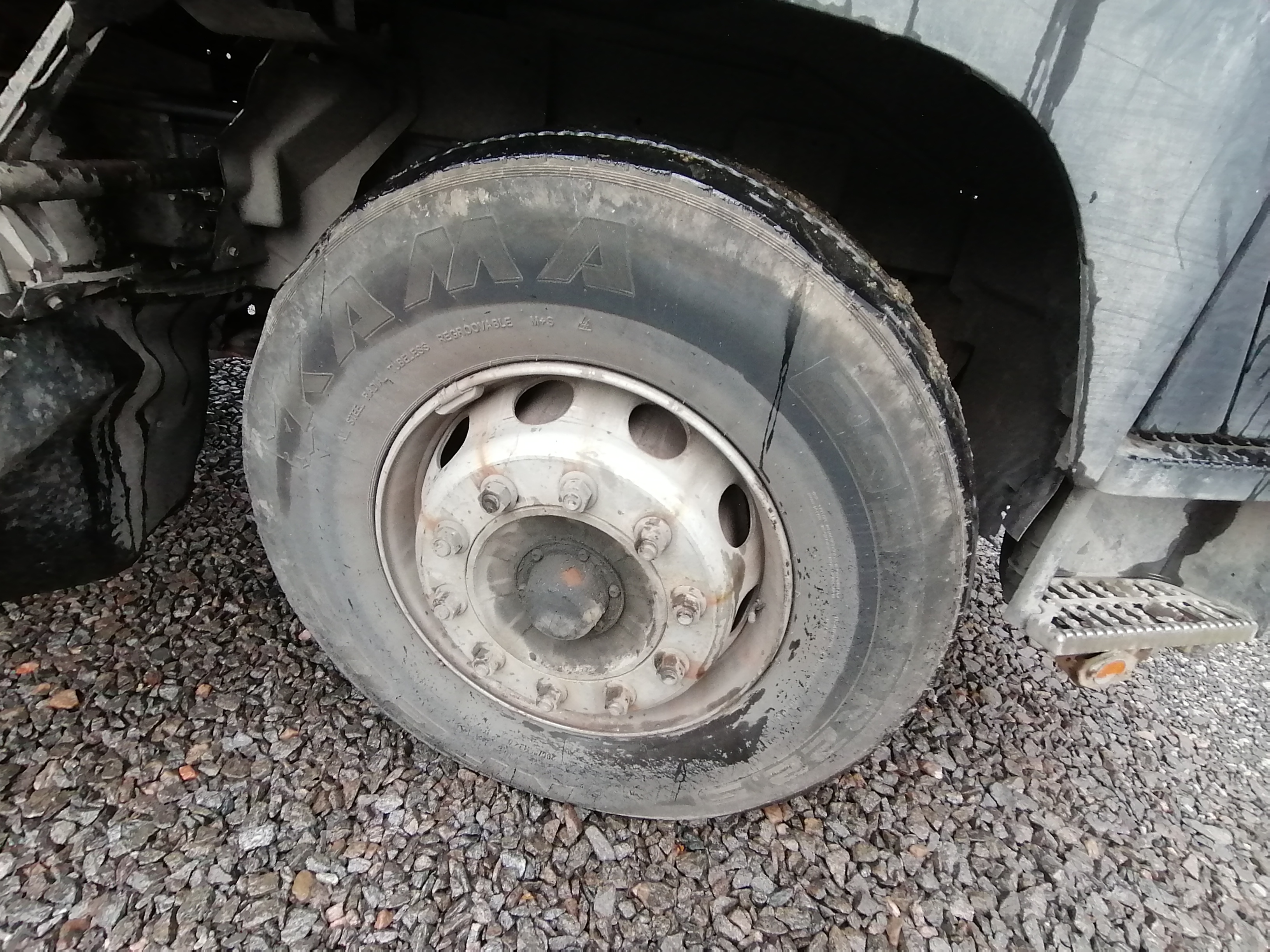 Центртранстехмаш АФ-4749* на шасси Isuzu Forward 18.0 (FVR) Изотермический/рефрижератор с гидробортом 2015 г. - фото 9