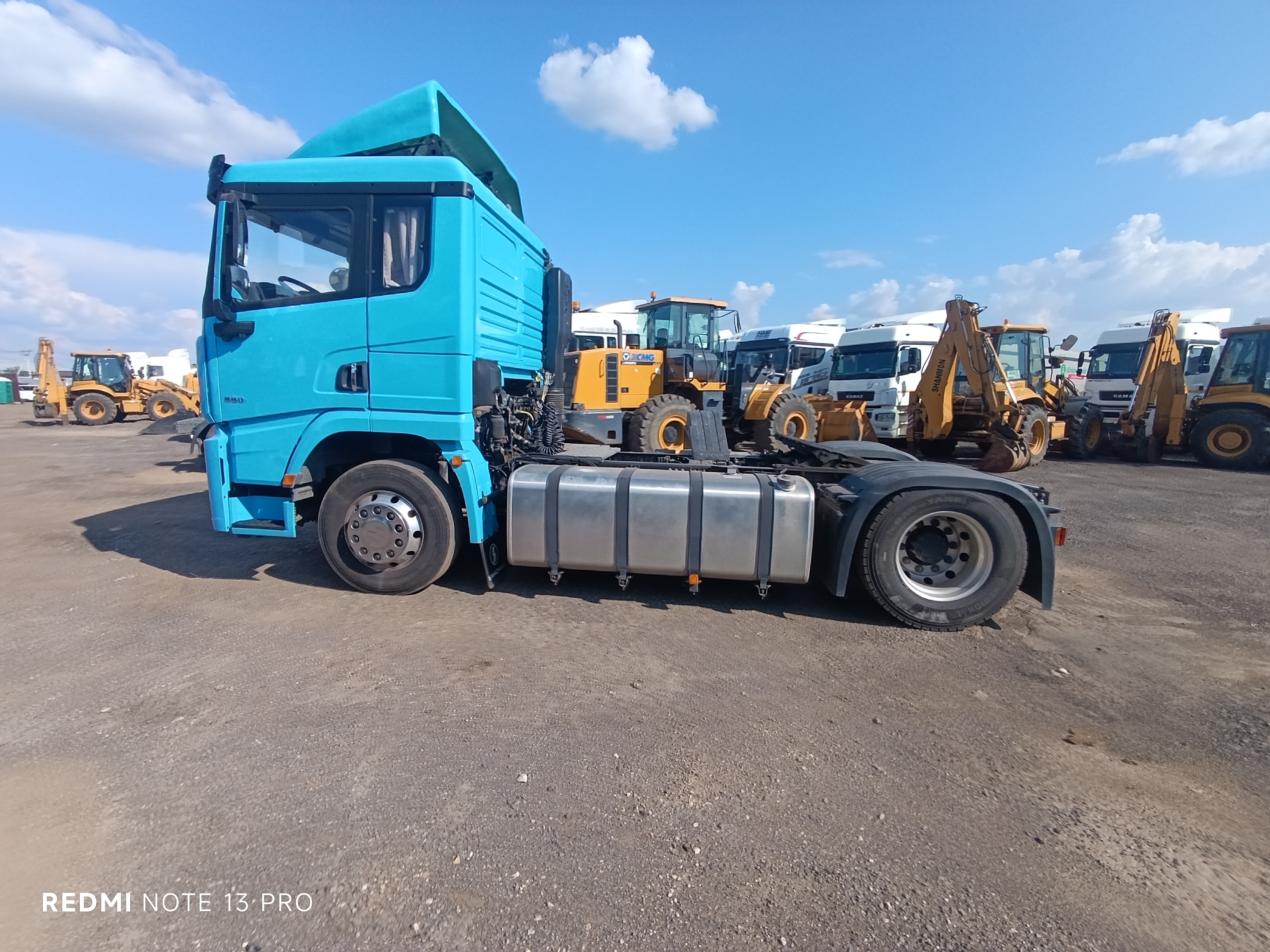 Shacman (Shaanxi) SX* 4x2 Седельный тягач 2023 г. - фото 5