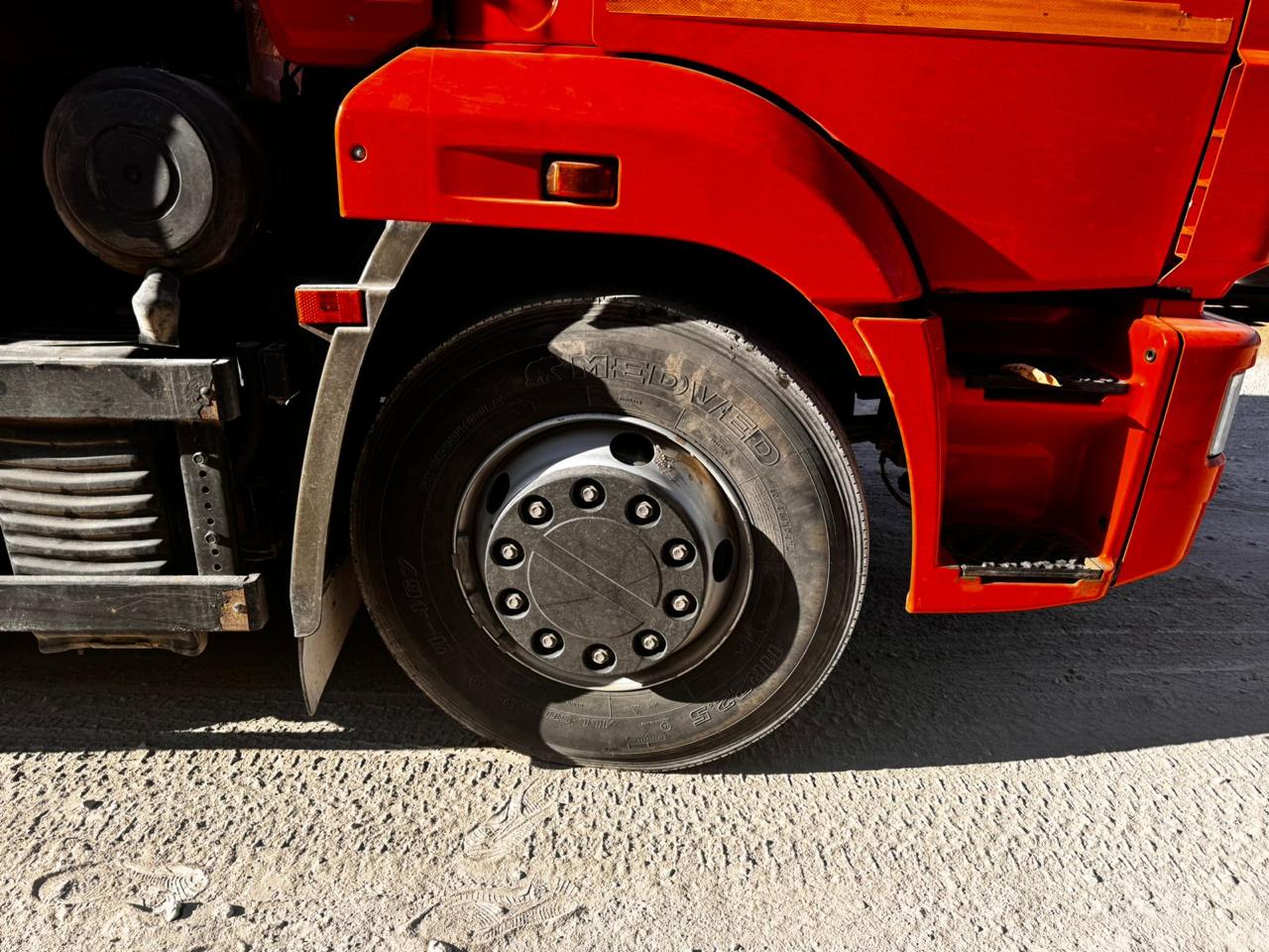 ЭНЕРГОТЕХПРОМ-ИНВЕСТ 6535* на шасси КамАЗ 65115 6x4 Зерновоз 2022 г. - фото 9