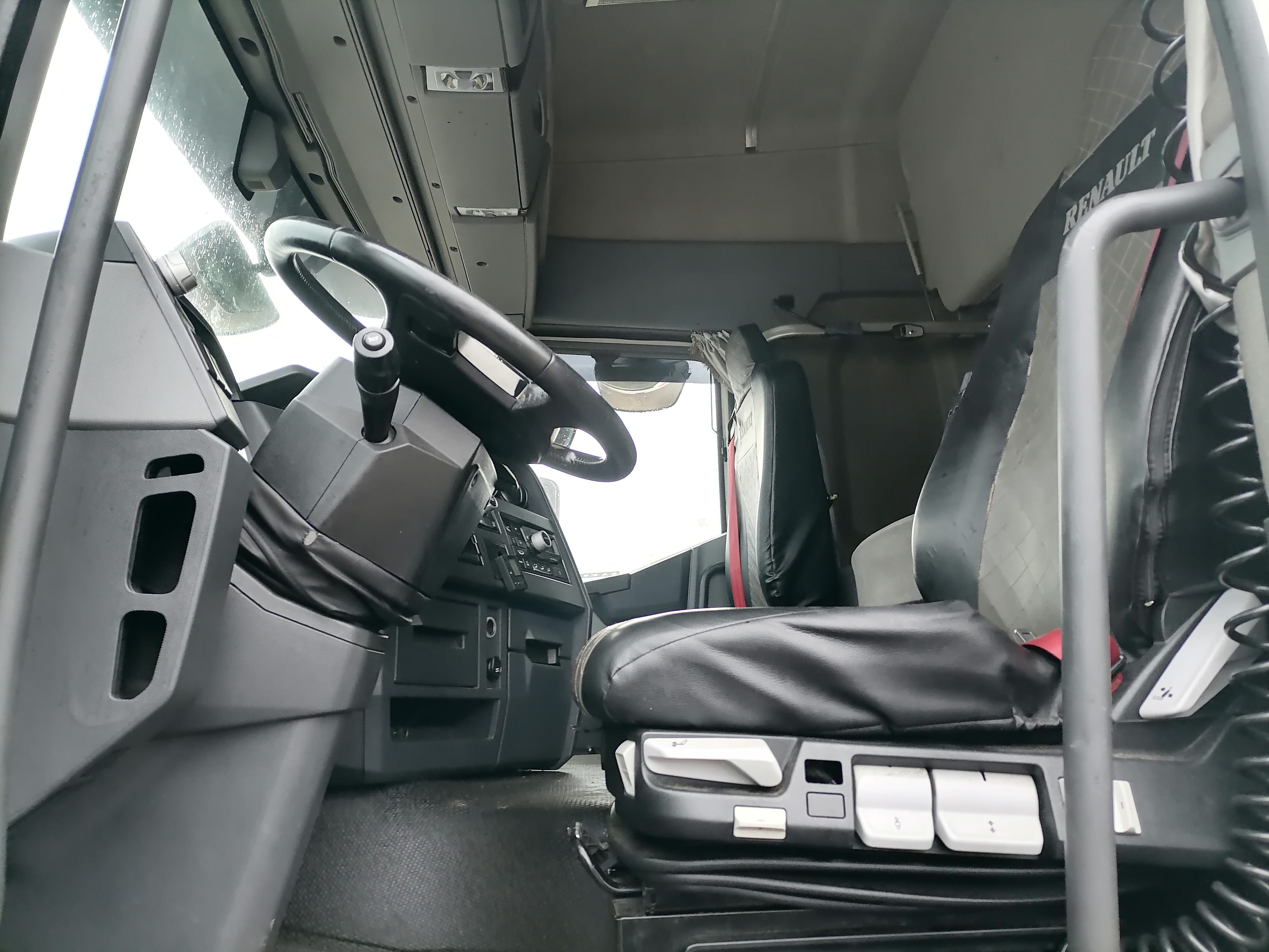 Renault T 4x2 Седельный тягач 2017 г. - фото 10