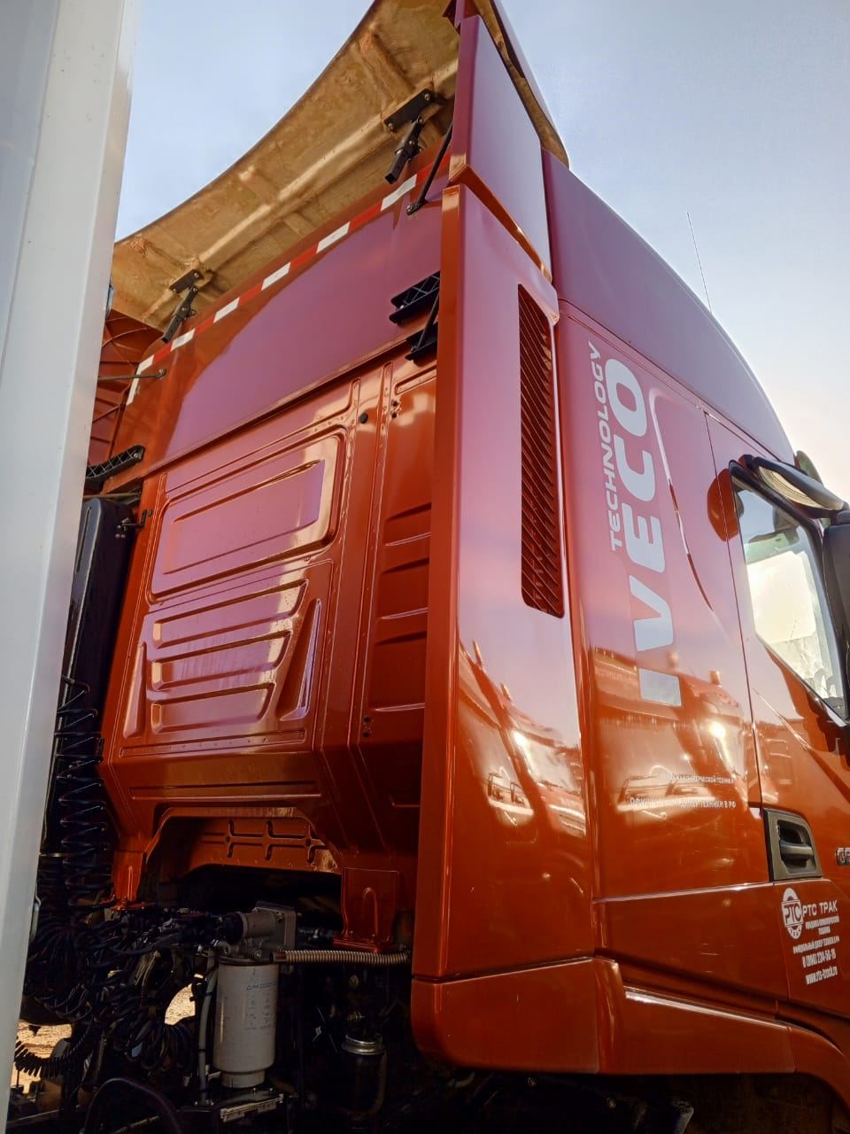 HONGYAN 908 4x2 Седельный тягач 2023 г. - фото 7