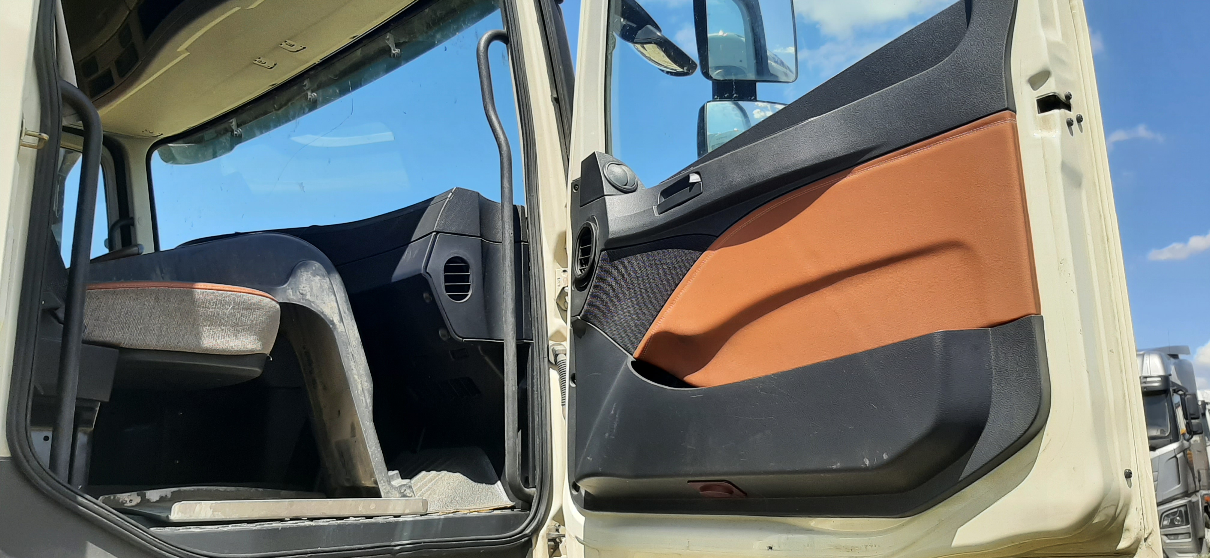 Foton AUMAN 4x2 Седельный тягач 2023 г. - фото 13