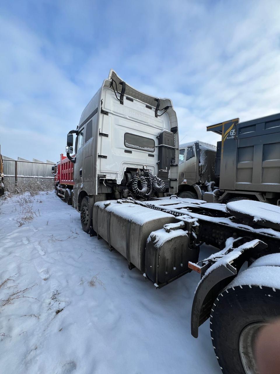 SANY D* 4x2 Седельный тягач 2023 г. - фото 4