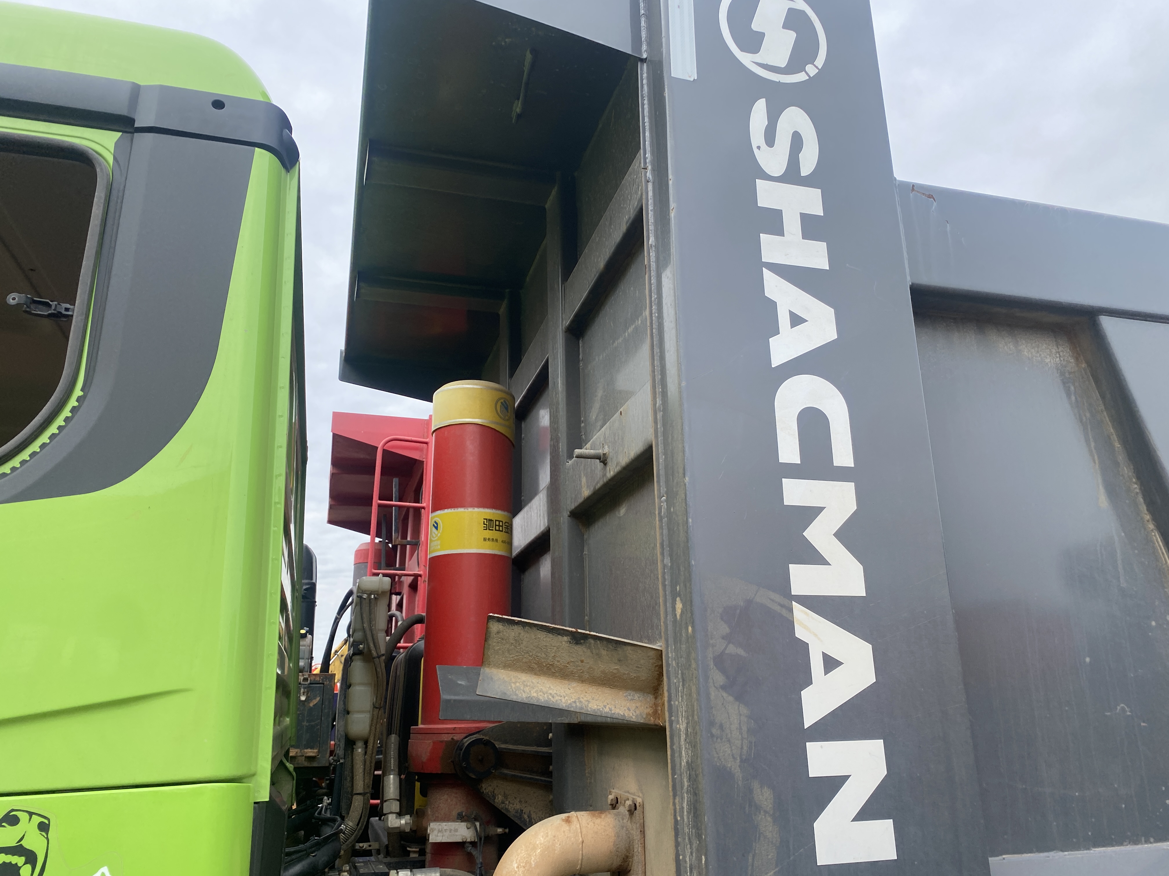 Shacman (Shaanxi) SX* 6x6 Самосвал 2023 г. - фото 9