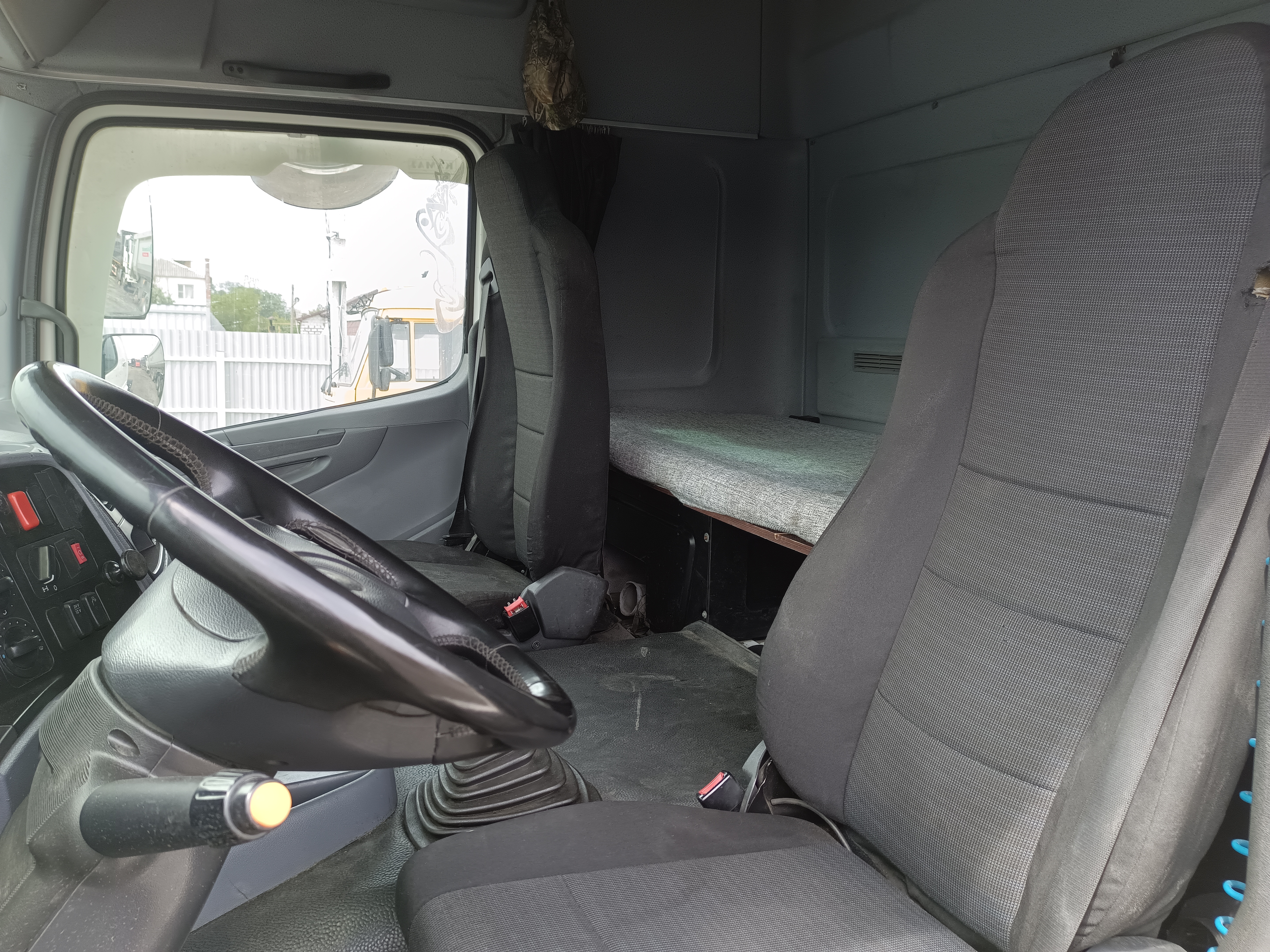 КамАЗ 5490 4x2 Седельный тягач 2017 г. - фото 9