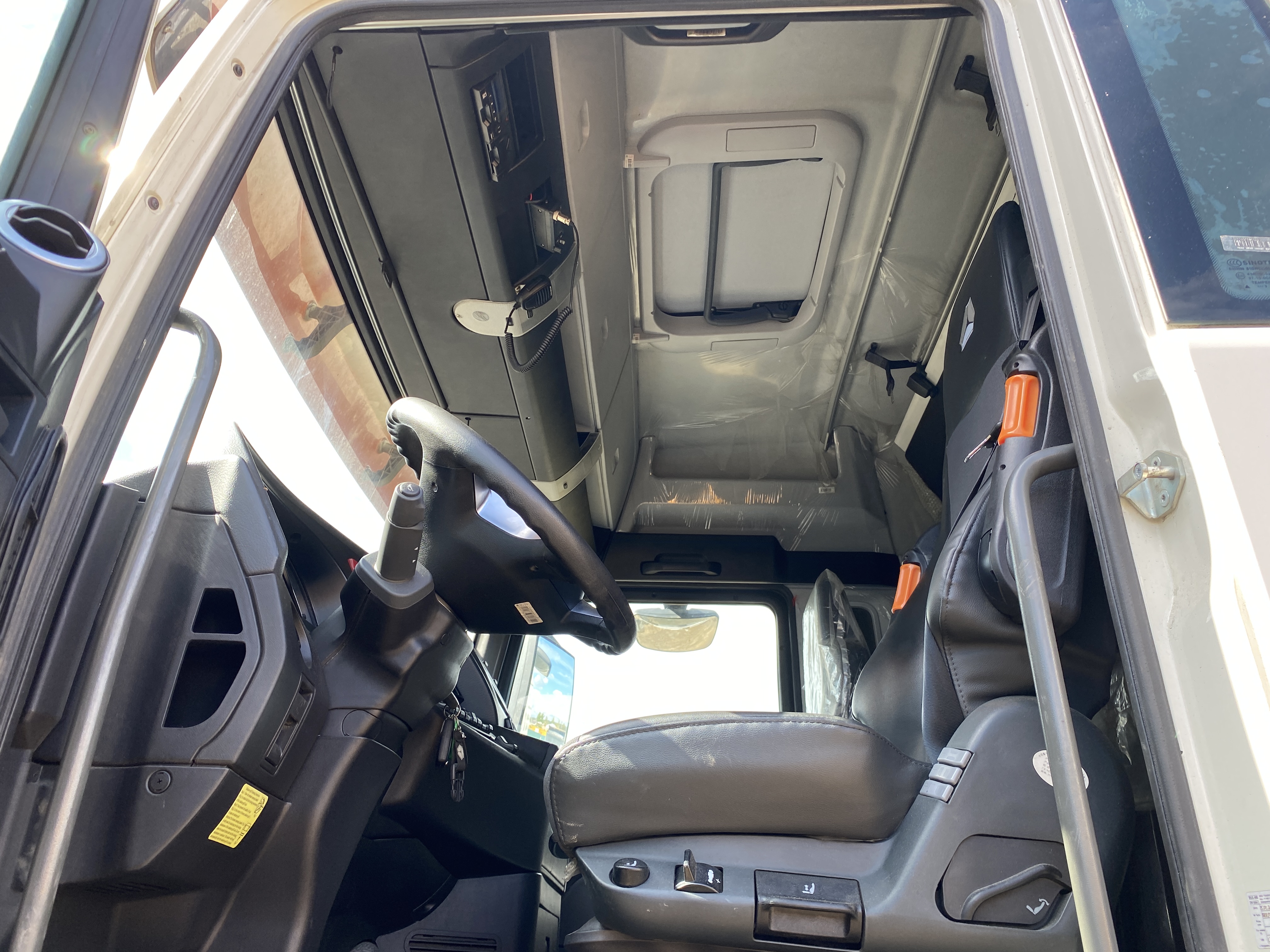 SITRAK C7H 4x2 Седельный тягач 2023 г. - фото 14