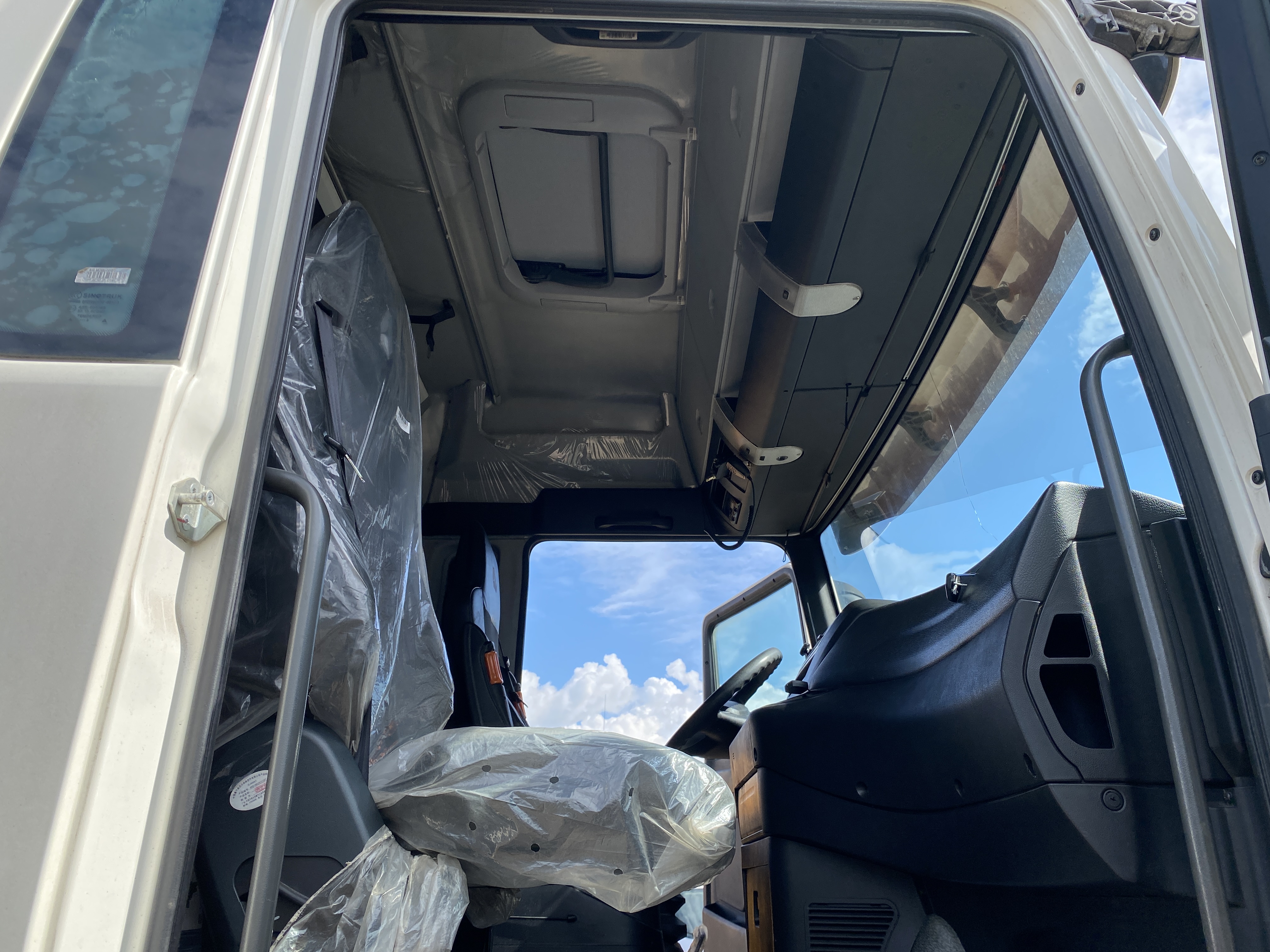 SITRAK C7H 4x2 Седельный тягач 2023 г. - фото 20