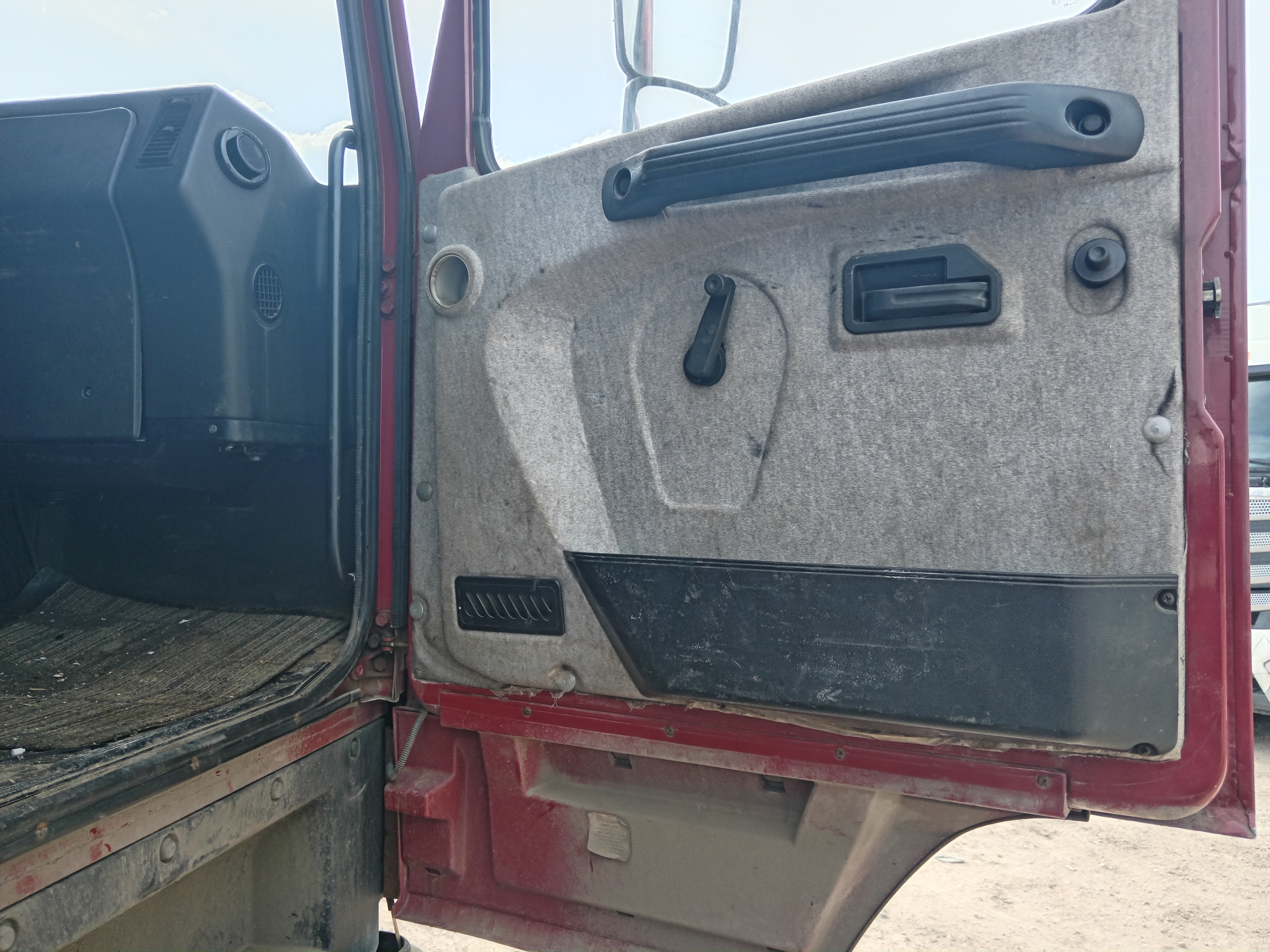 МАЗ 5440 4x2 Седельный тягач 2017 г. - фото 10