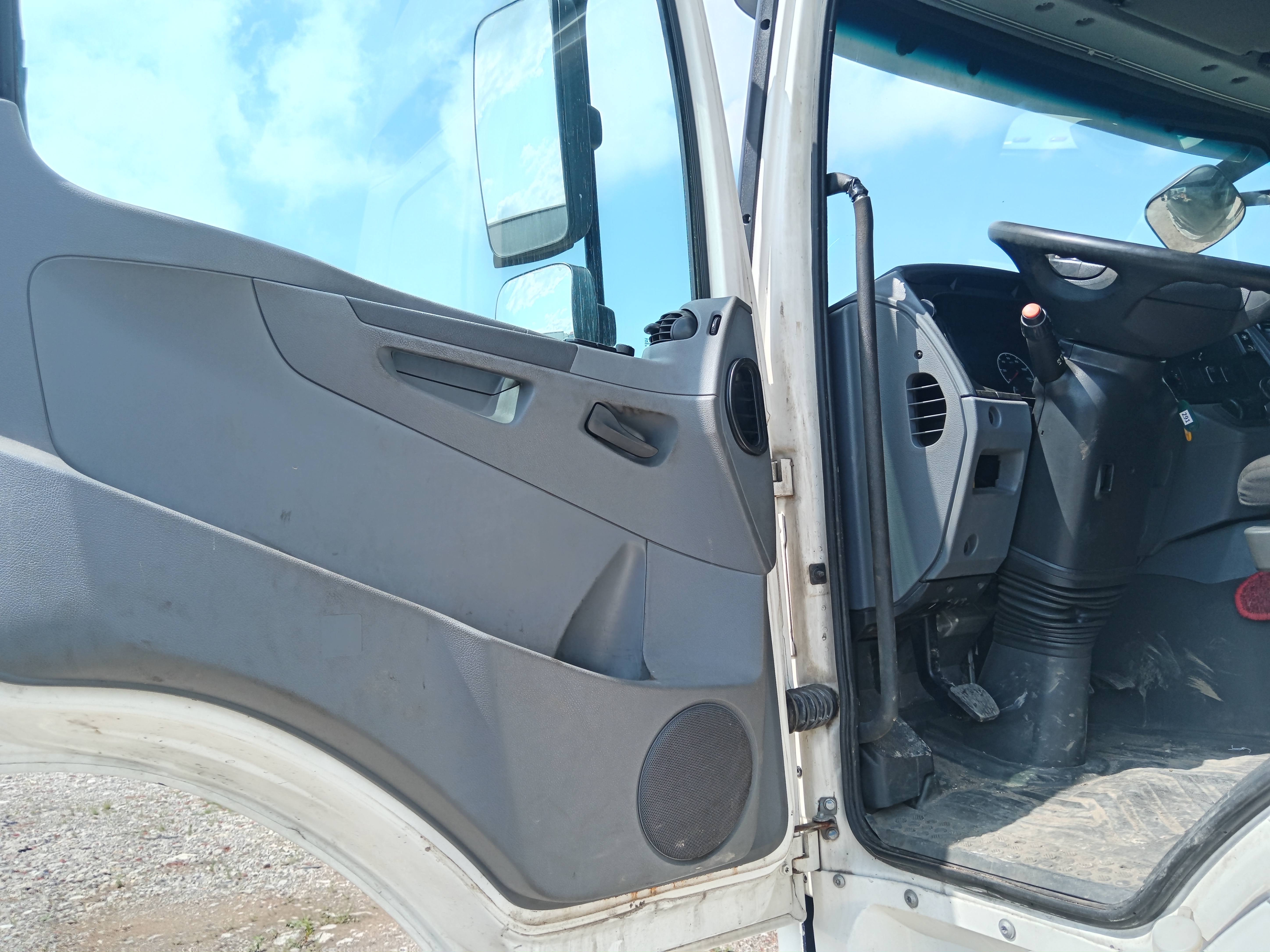 КамАЗ 5490 4x2 Седельный тягач 2018 г. - фото 10