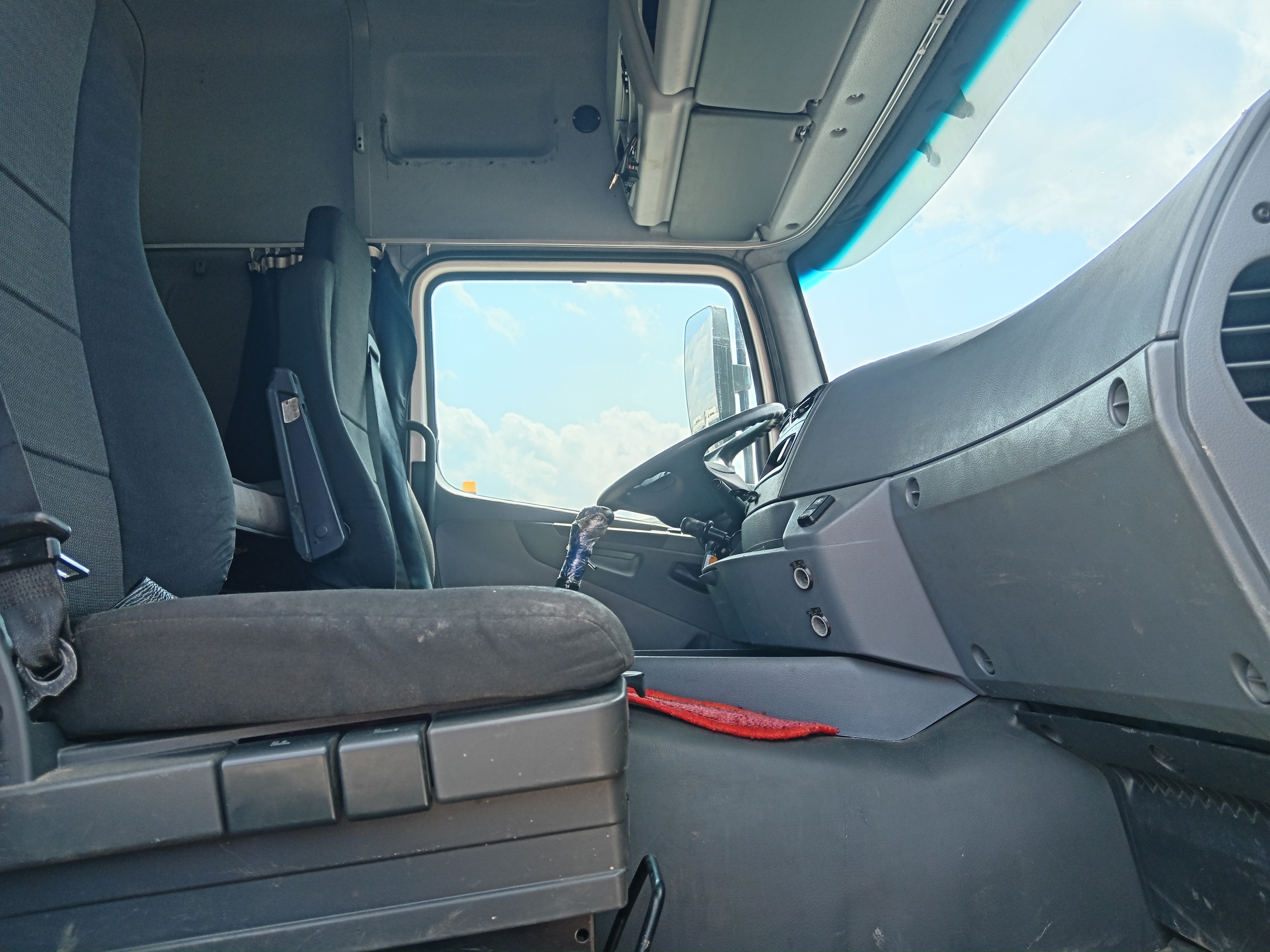 КамАЗ 5490 4x2 Седельный тягач 2018 г. - фото 11