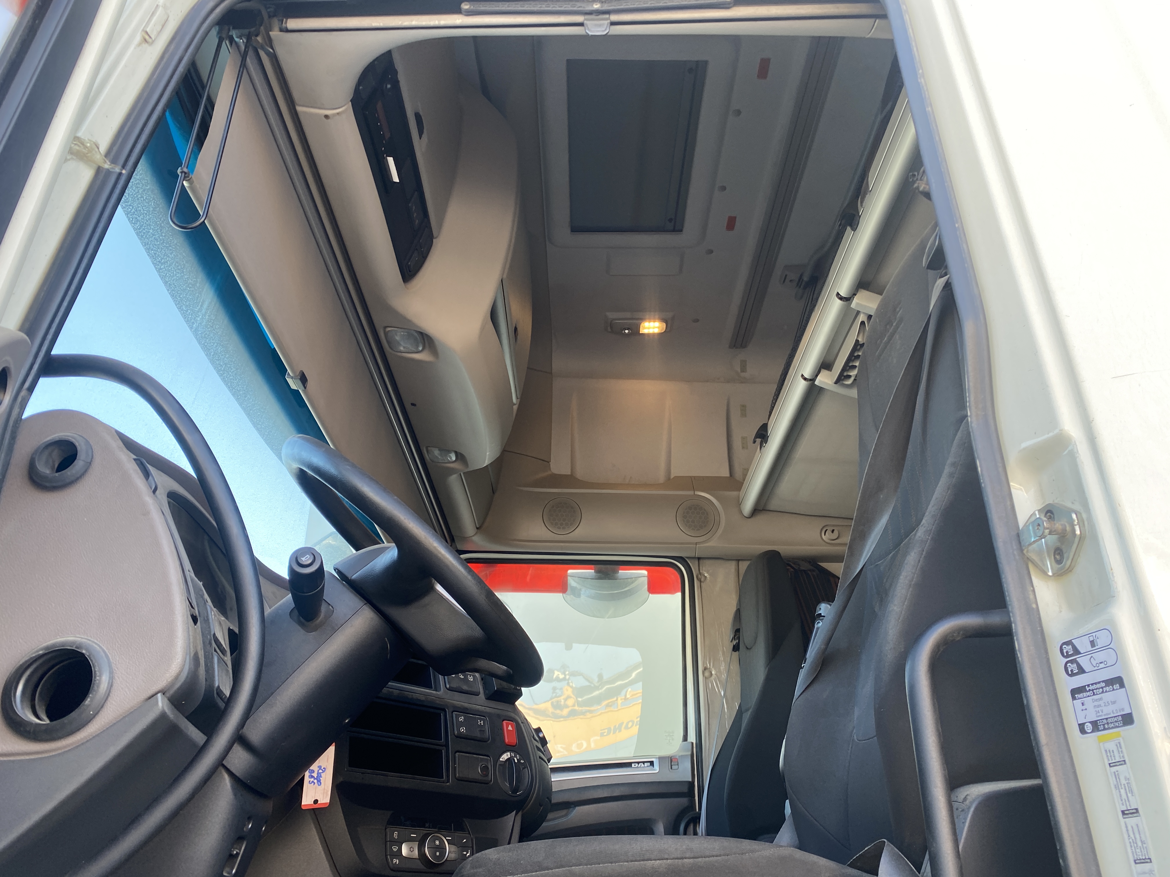 DAF XF 4x2 Седельный тягач 2021 г. - фото 8