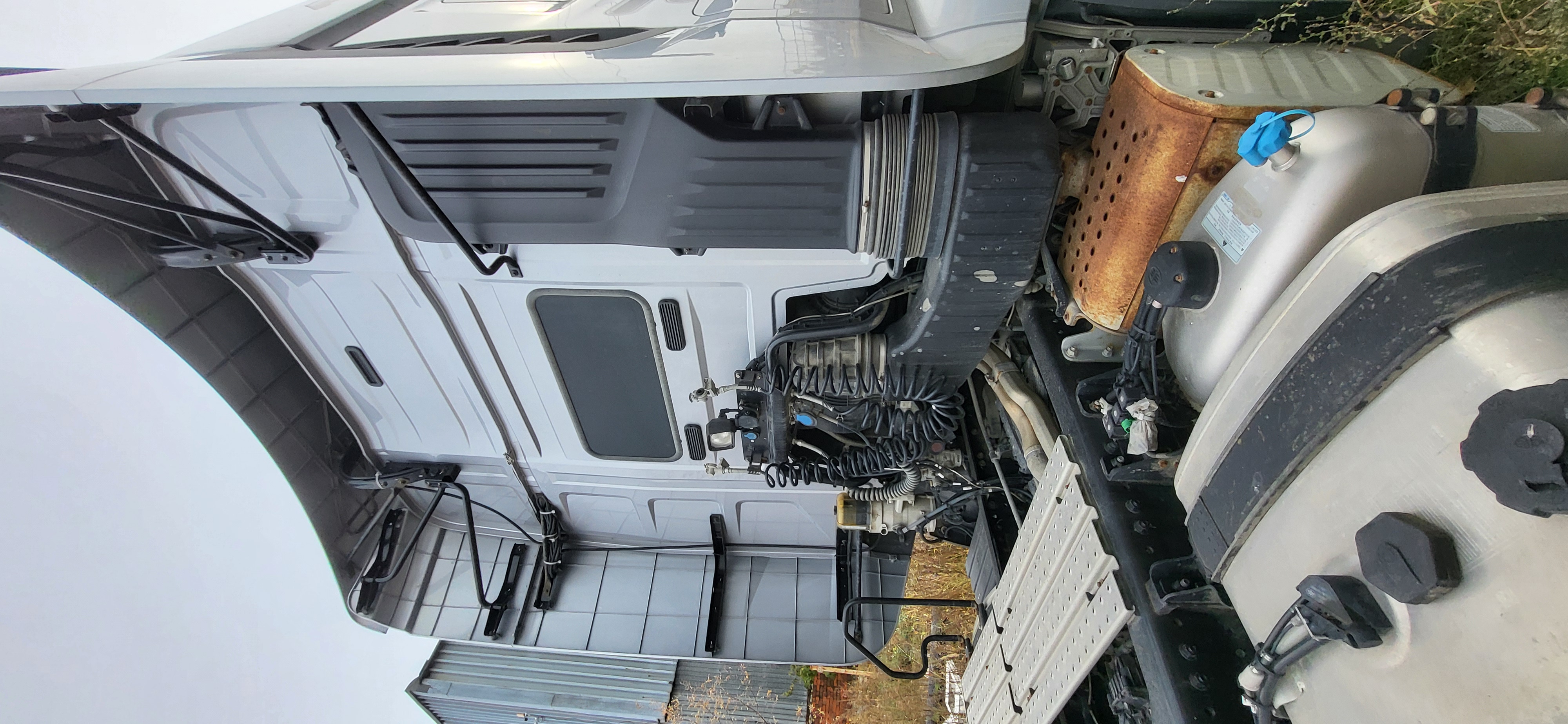 FAW J7 4x2 Седельный тягач 2023 г. - фото 8