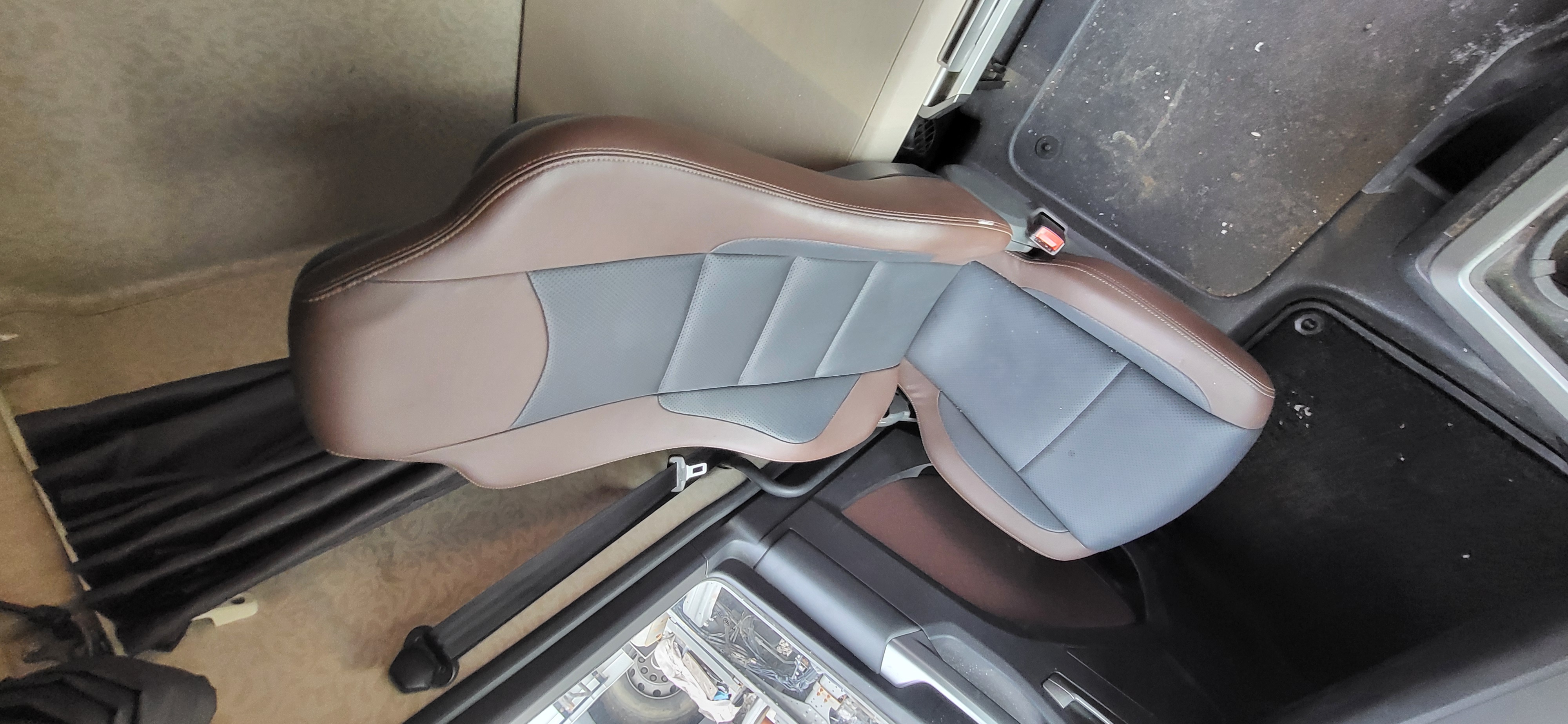 FAW J7 4x2 Седельный тягач 2023 г. - фото 17