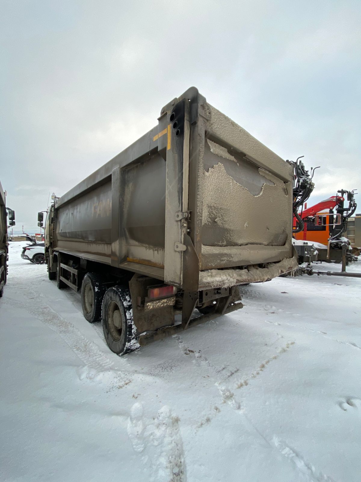 Автомастер 6589* на шасси FAW CA 3310 8x4 Самосвал 2022 г. - фото 4