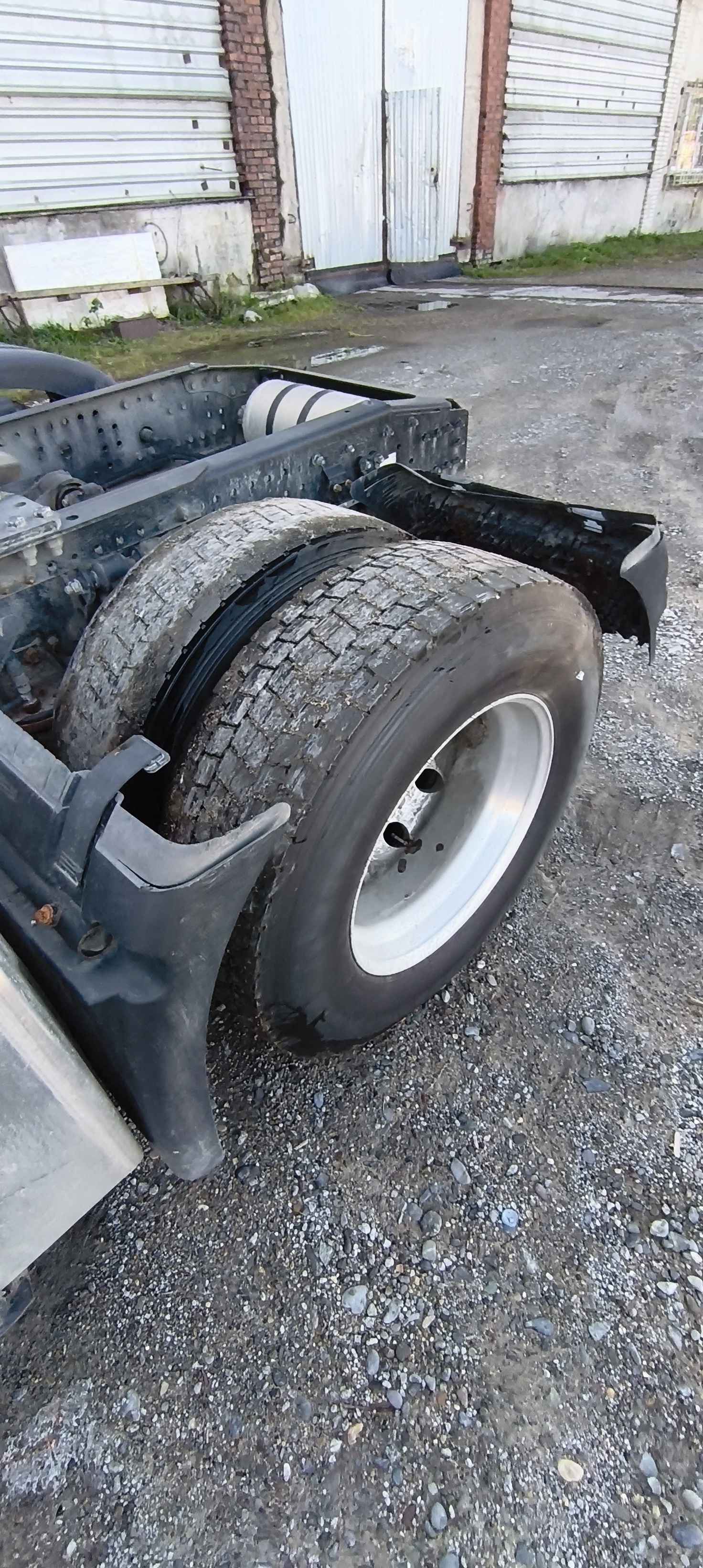 Shacman (Shaanxi) SX* 4x2 Седельный тягач 2023 г. - фото 9