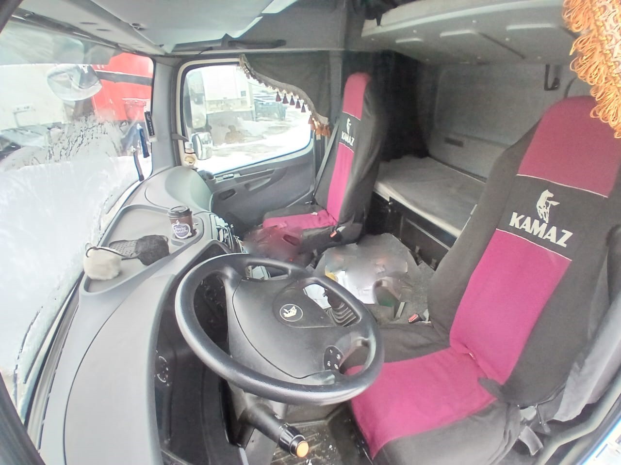 КамАЗ 5490 4x2 Седельный тягач 2017 г. - фото 4